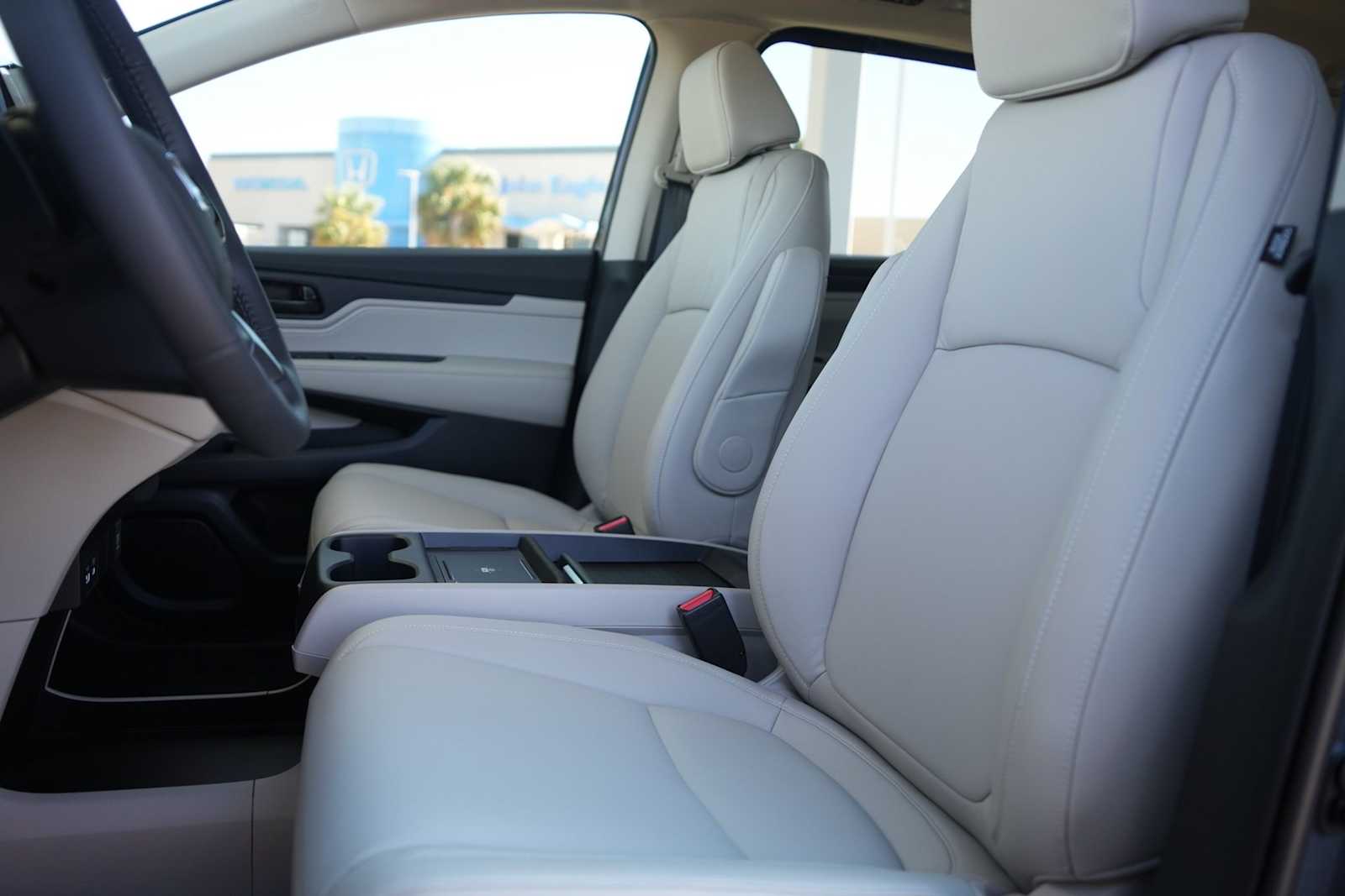 Thumbnail: 2026 Honda Odyssey - 11