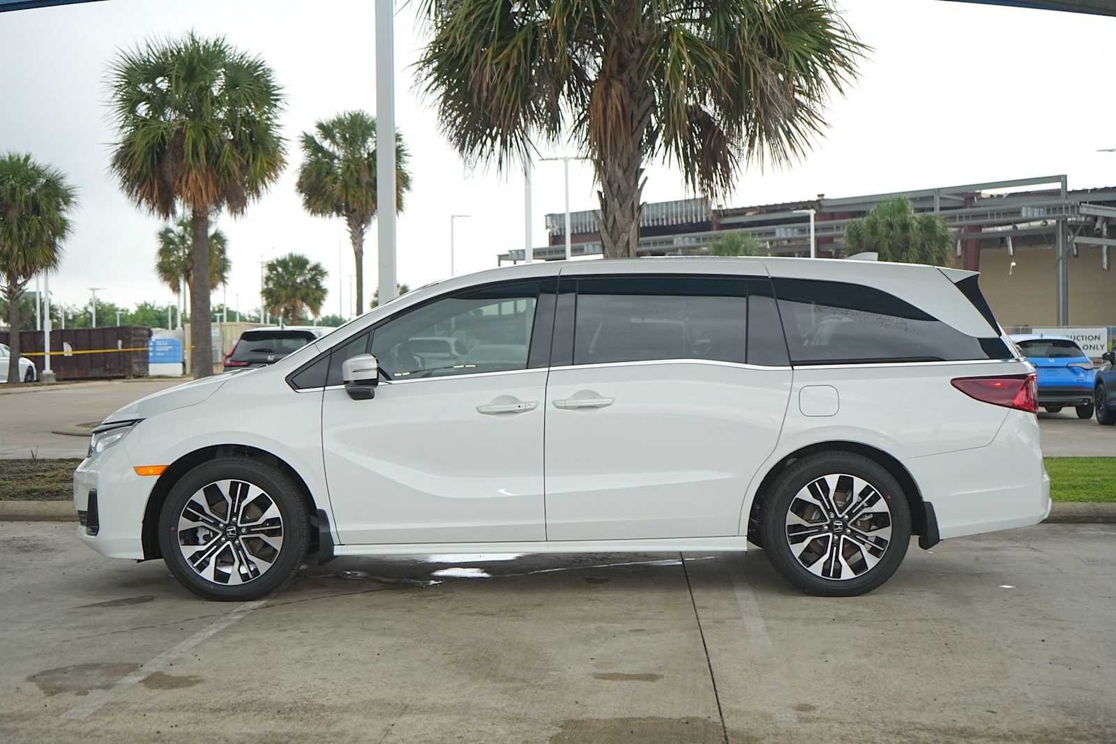 Thumbnail: 2026 Honda Odyssey - 3