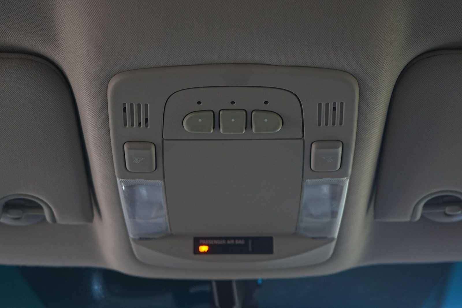 Thumbnail: 2010 Buick Lucerne - 24