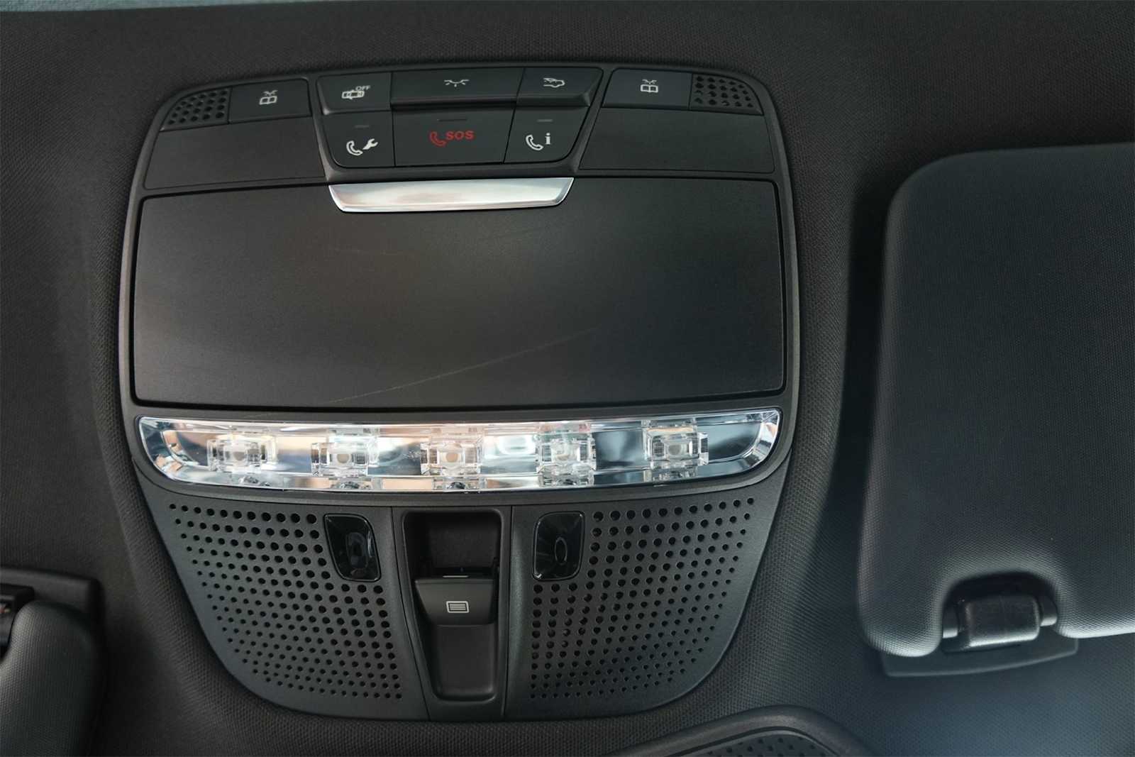 Thumbnail: 2015 Mercedes-Benz C-Class - 27