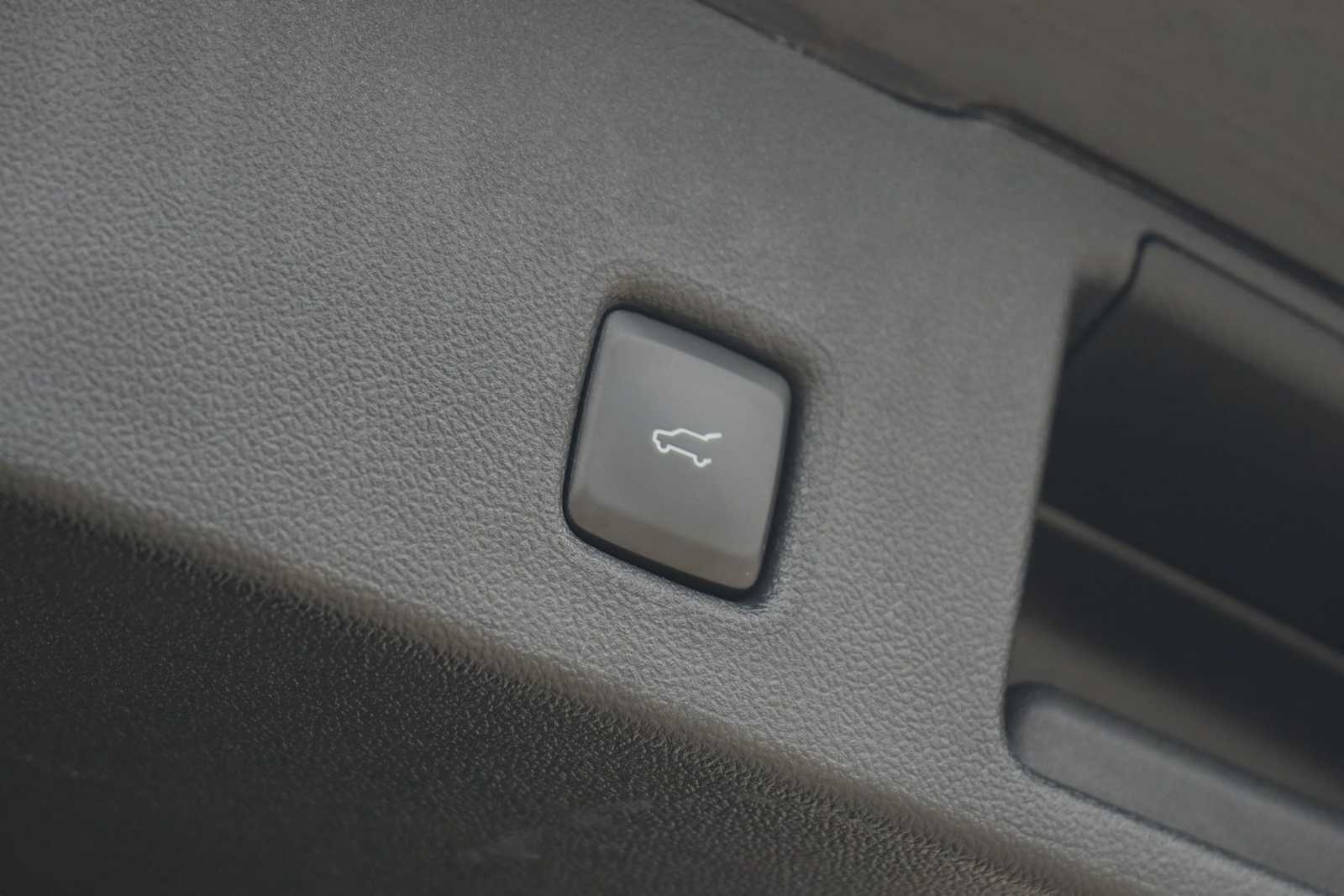 Thumbnail: 2021 Ford Escape - 25