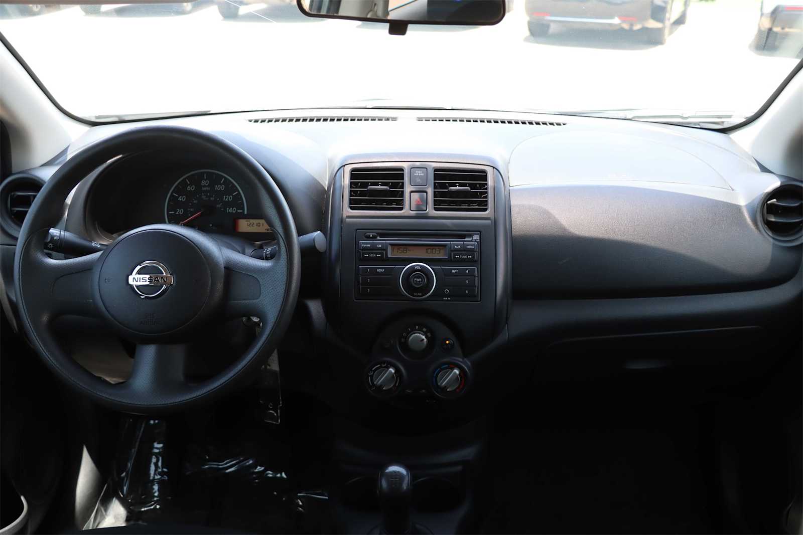 2013 Nissan Versa S 11