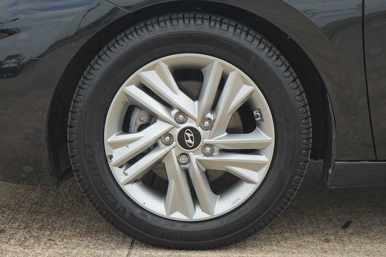 Thumbnail: 2020 Hyundai Elantra - 7