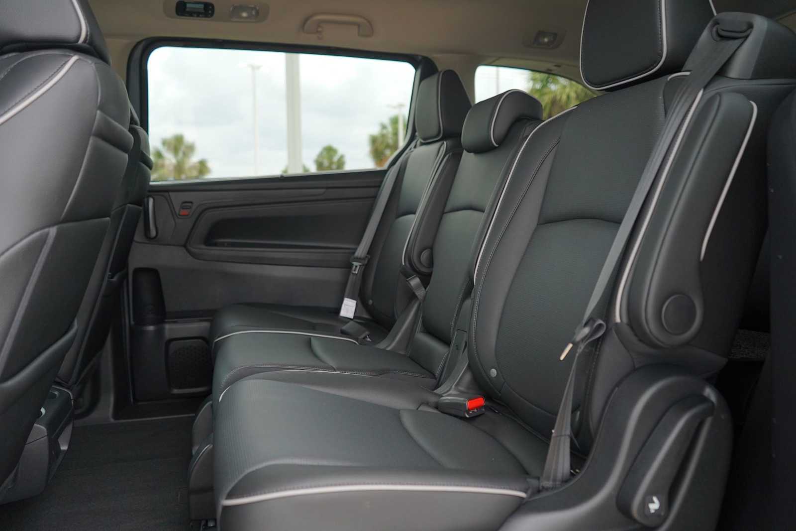 Thumbnail: 2026 Honda Odyssey - 13