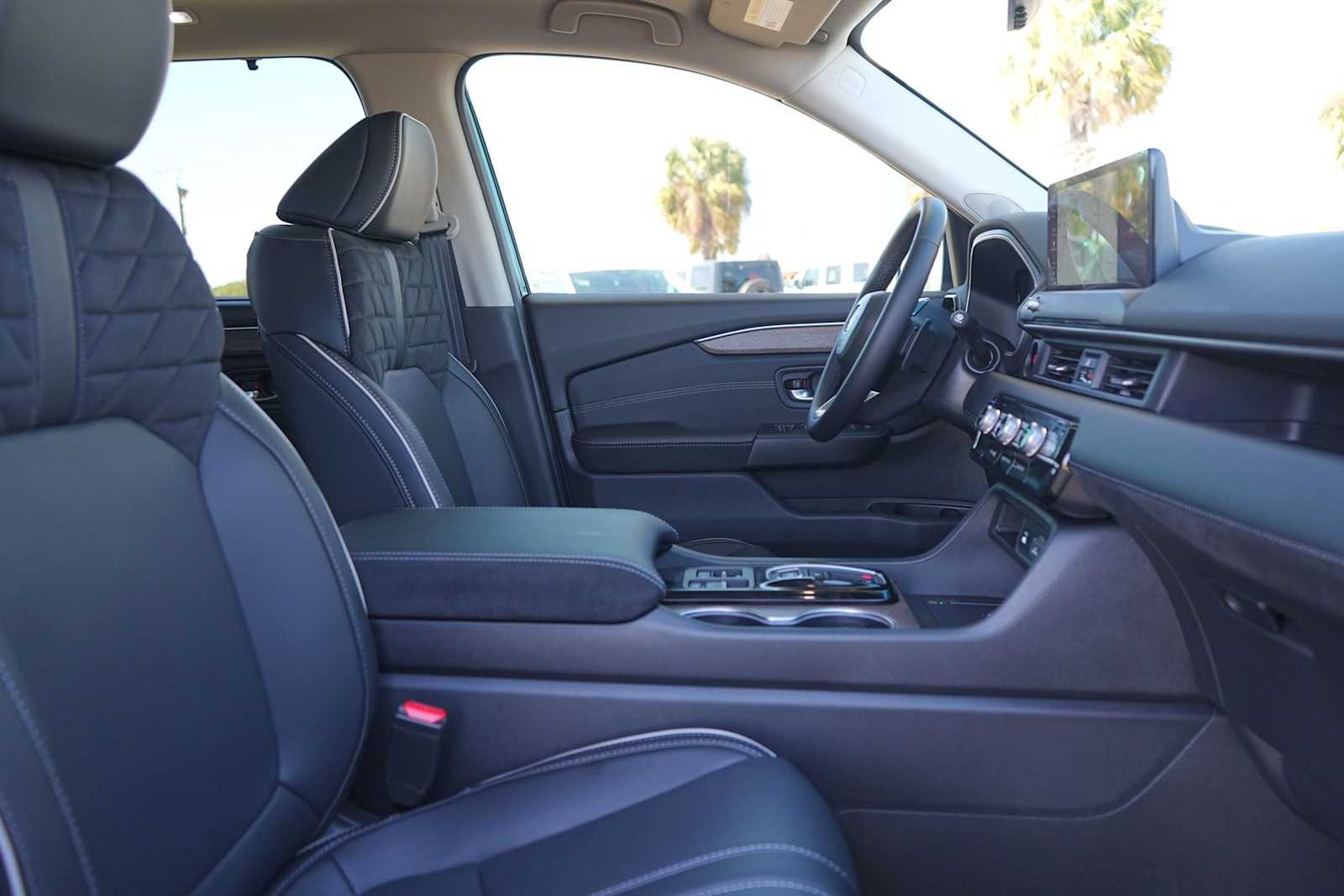 Thumbnail: 2026 Honda Pilot - 15