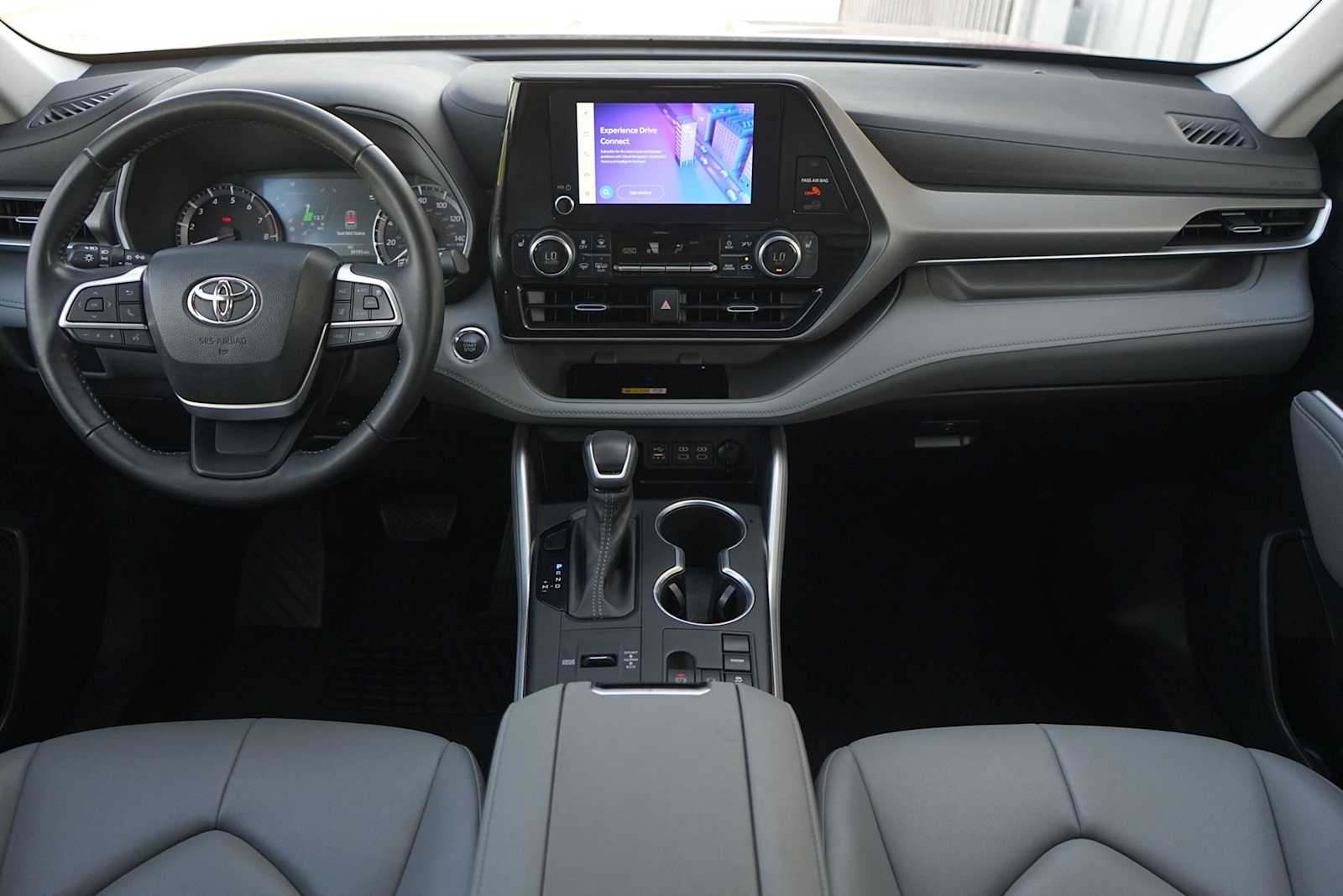 2023 Toyota Highlander XLE - Photo 10