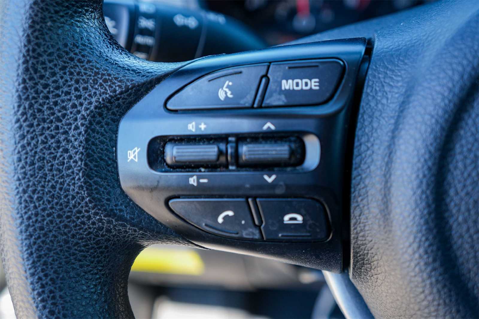 Thumbnail: 2022 Kia Rio - 25