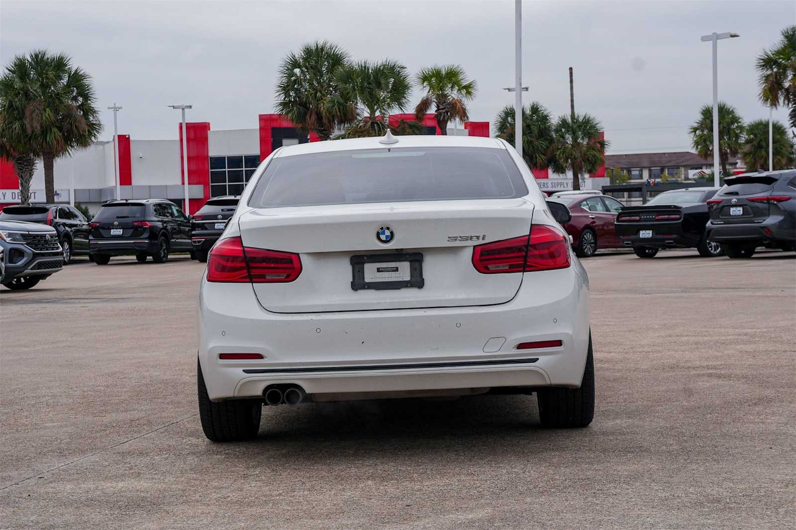 Thumbnail: 2017 BMW 3 Series - 5