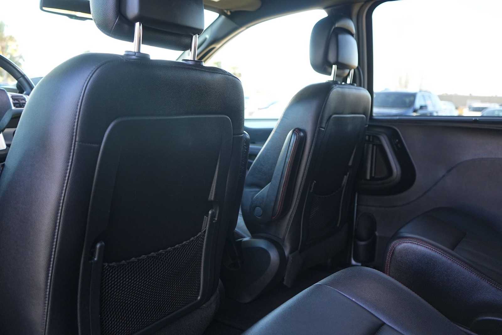 Thumbnail: 2018 Dodge Grand Caravan - 13