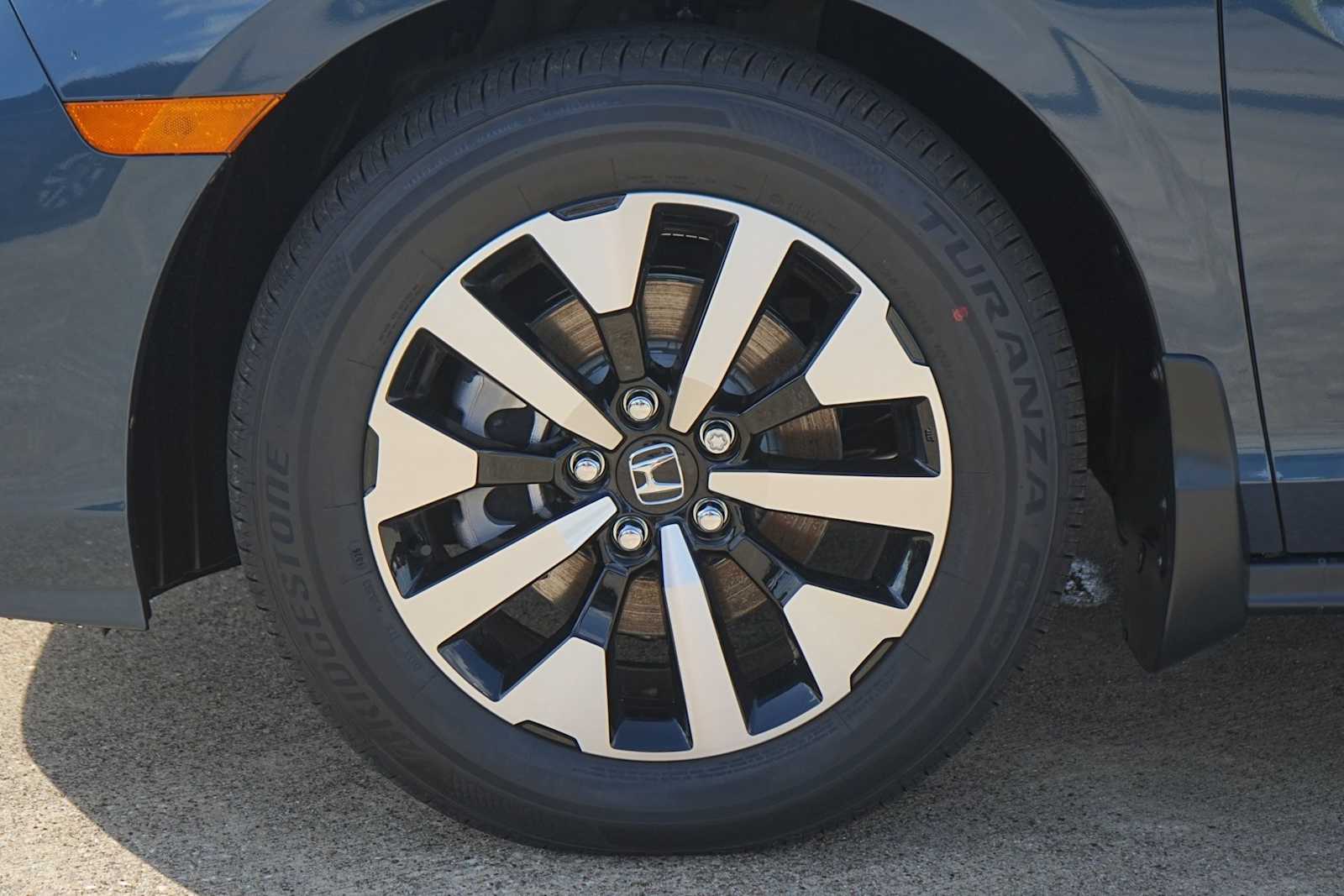 Thumbnail: 2026 Honda Odyssey - 6
