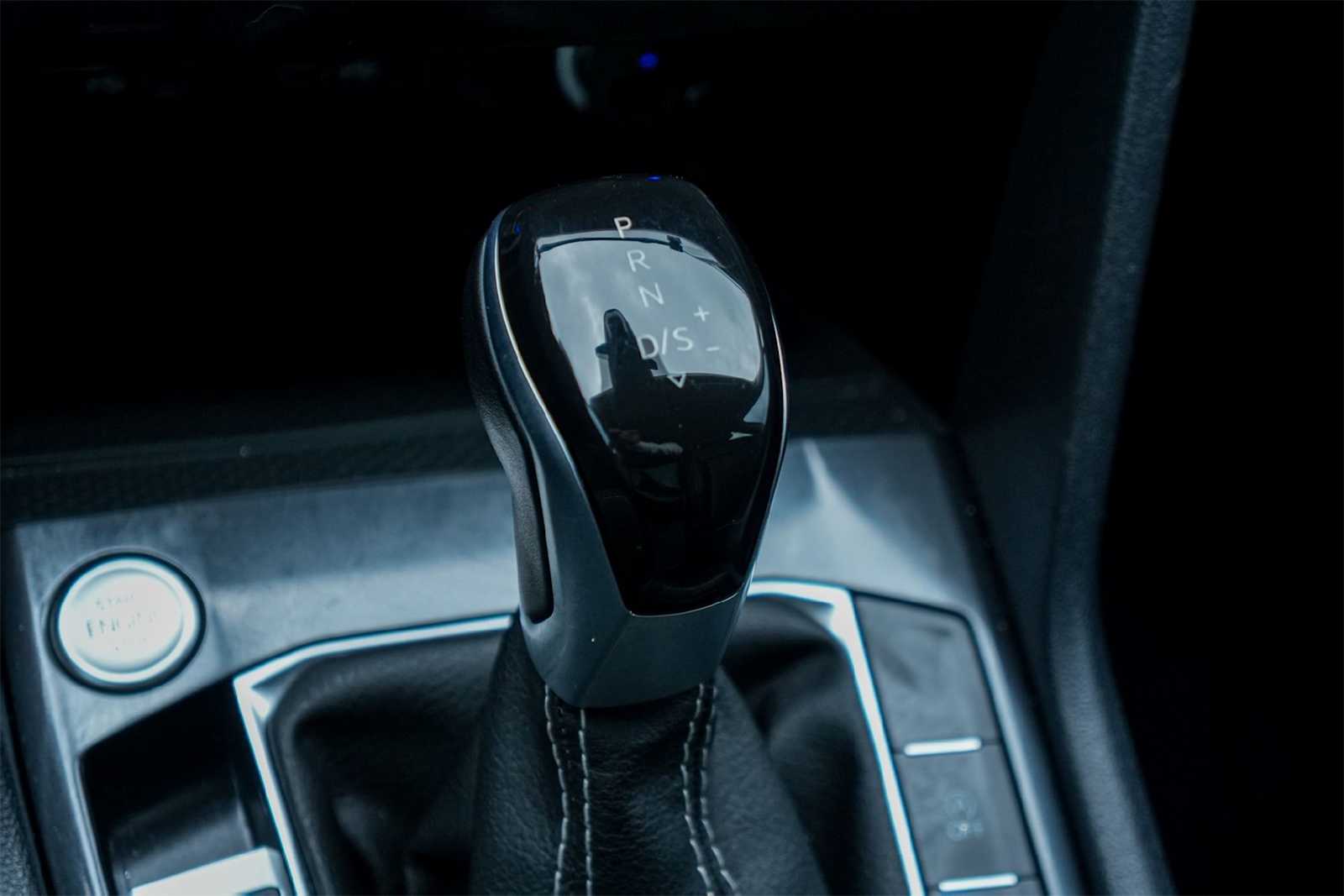 Thumbnail: 2024 Volkswagen Tiguan - 17