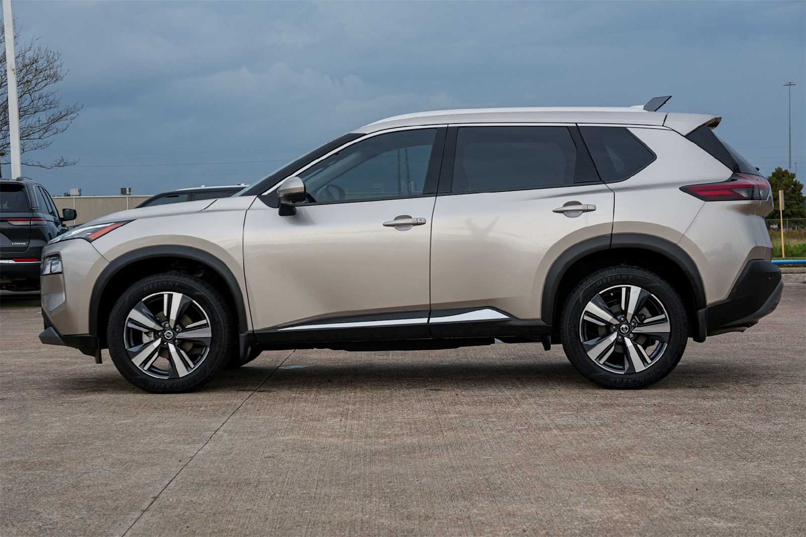 Thumbnail: 2021 Nissan Rogue - 3