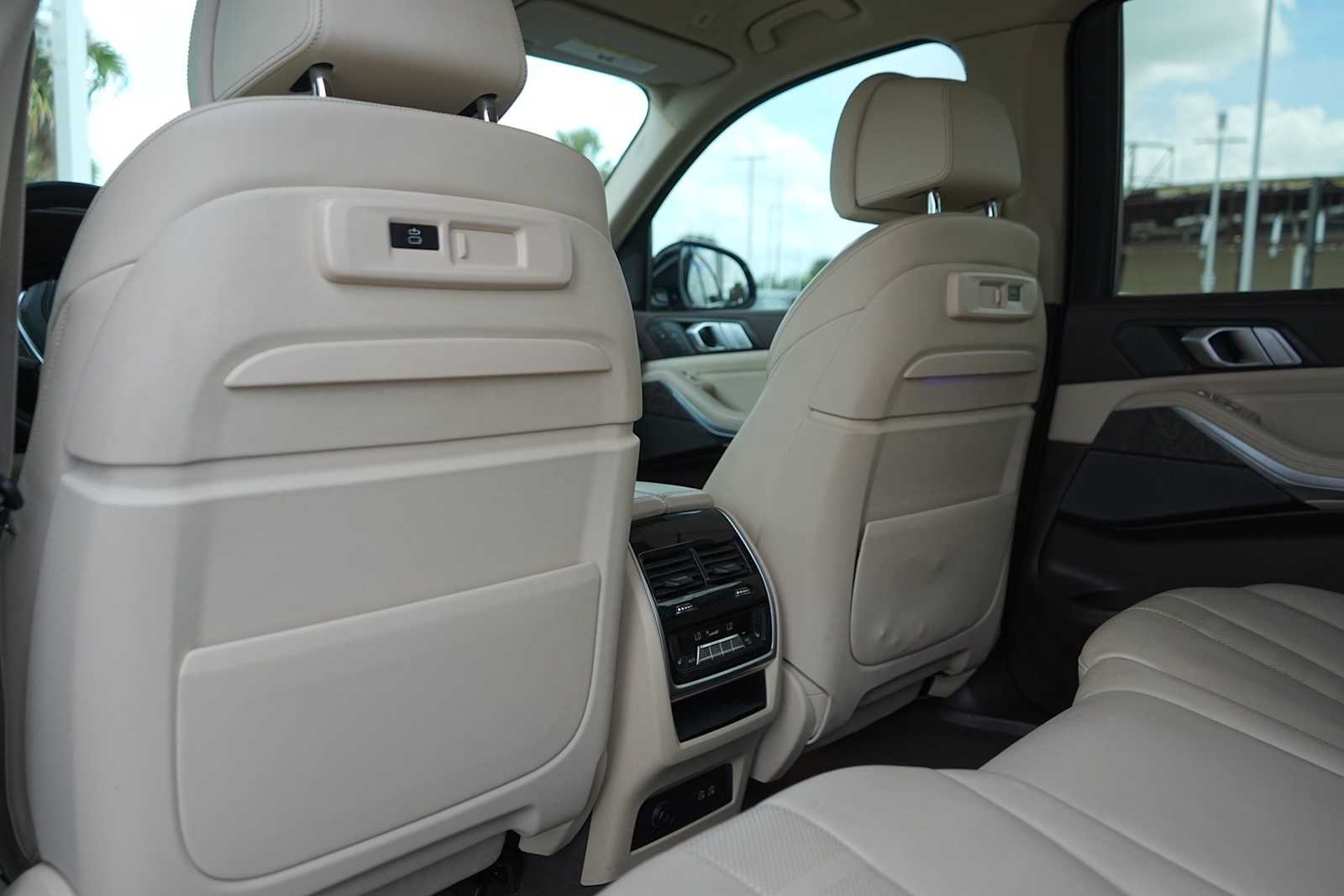 Thumbnail: 2019 BMW X7 - 10