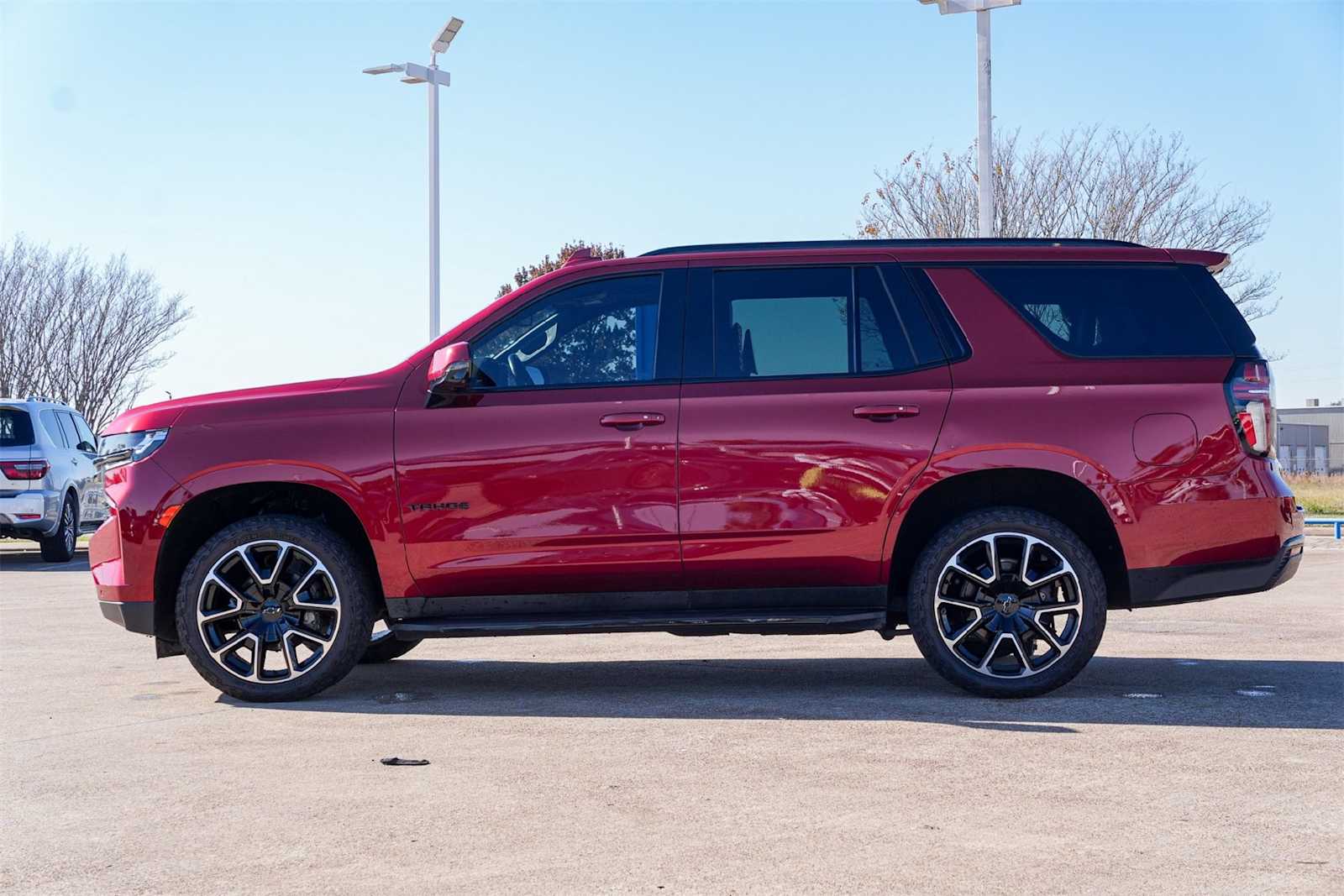 Thumbnail: 2022 Chevrolet Tahoe - 3