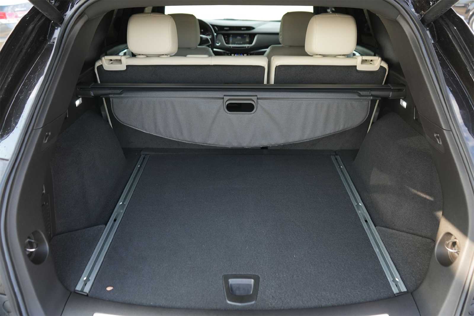 Thumbnail: 2024 Cadillac XT5 - 19