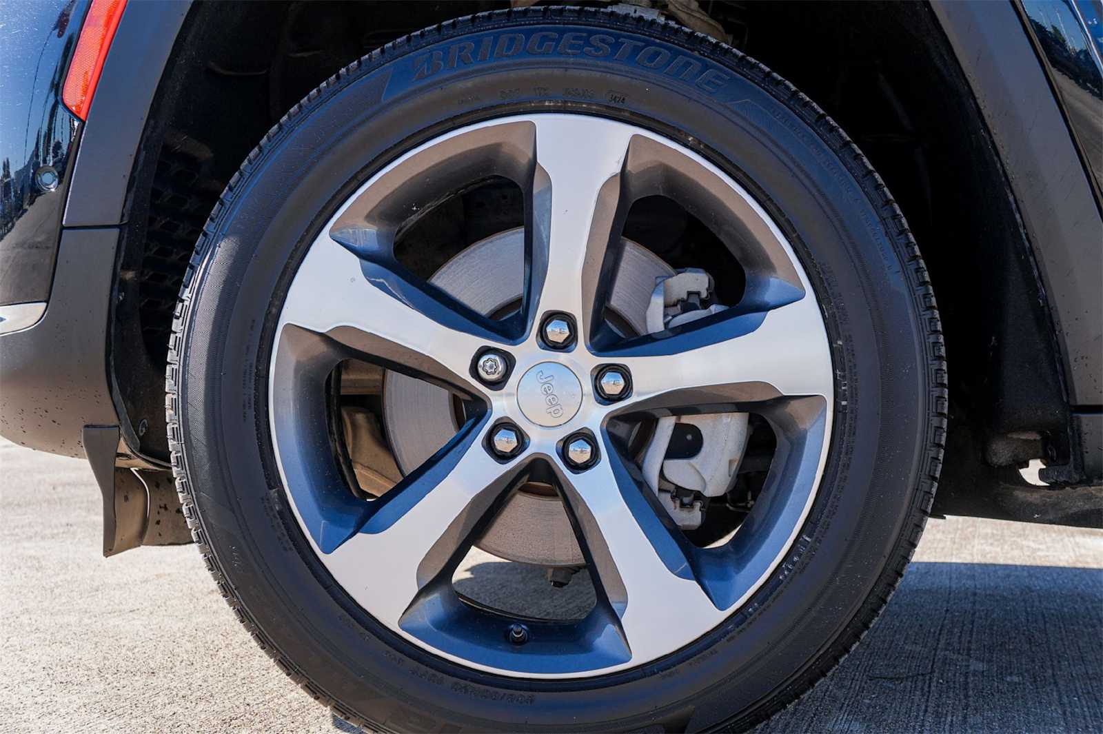 Thumbnail: 2023 Jeep Grand Cherokee - 8