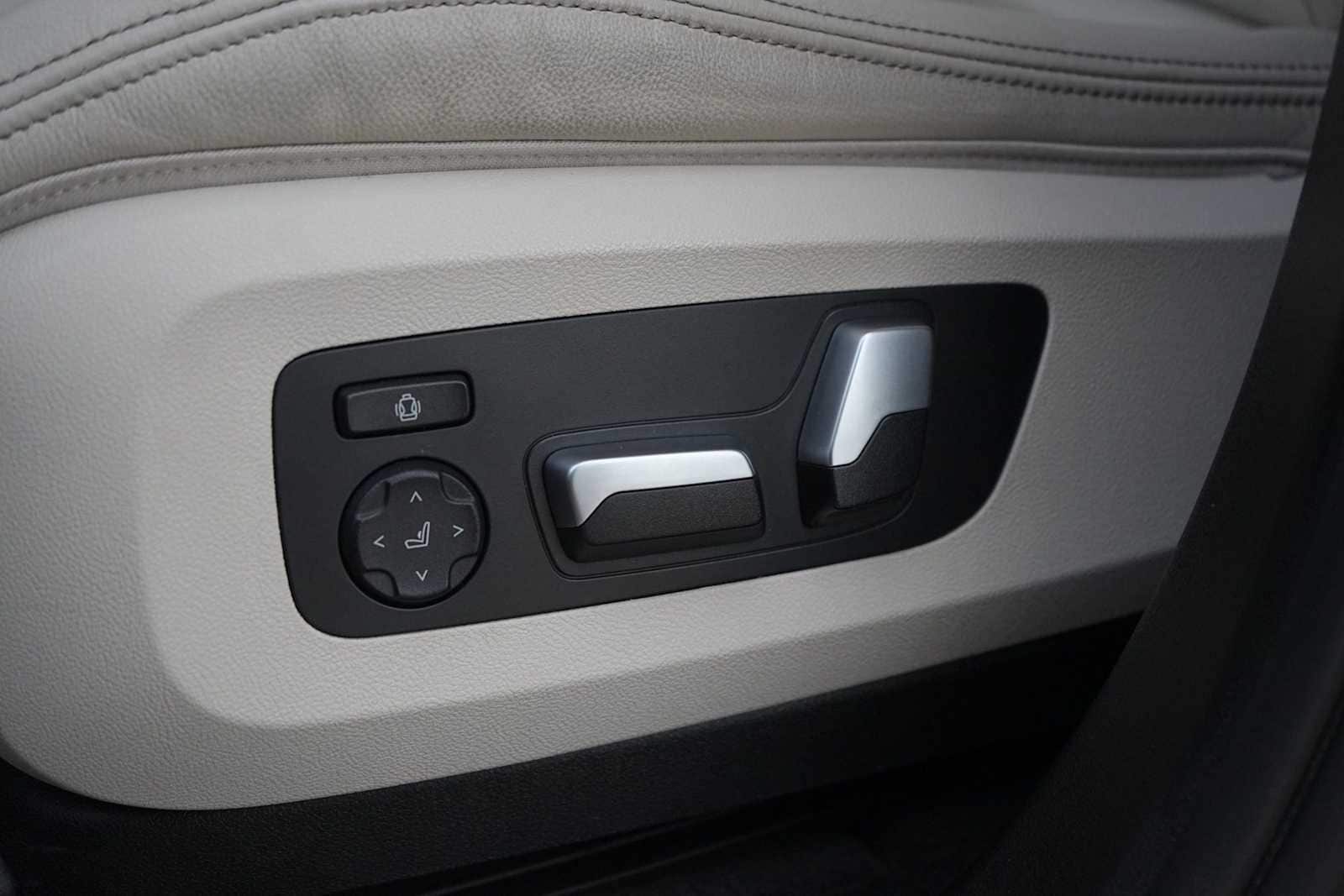 Thumbnail: 2021 BMW X5 - 12