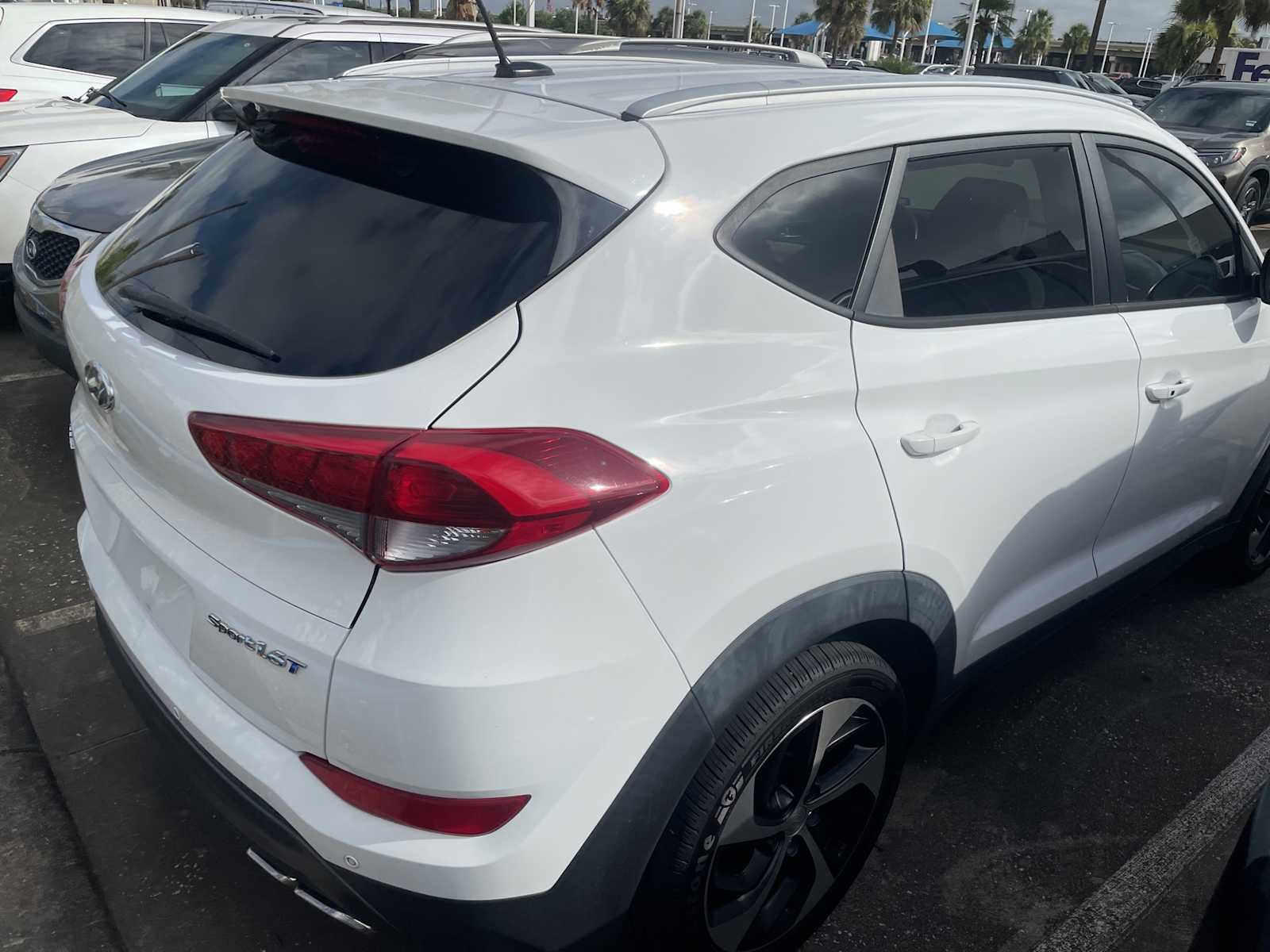 Thumbnail: 2016 Hyundai Tucson - 3