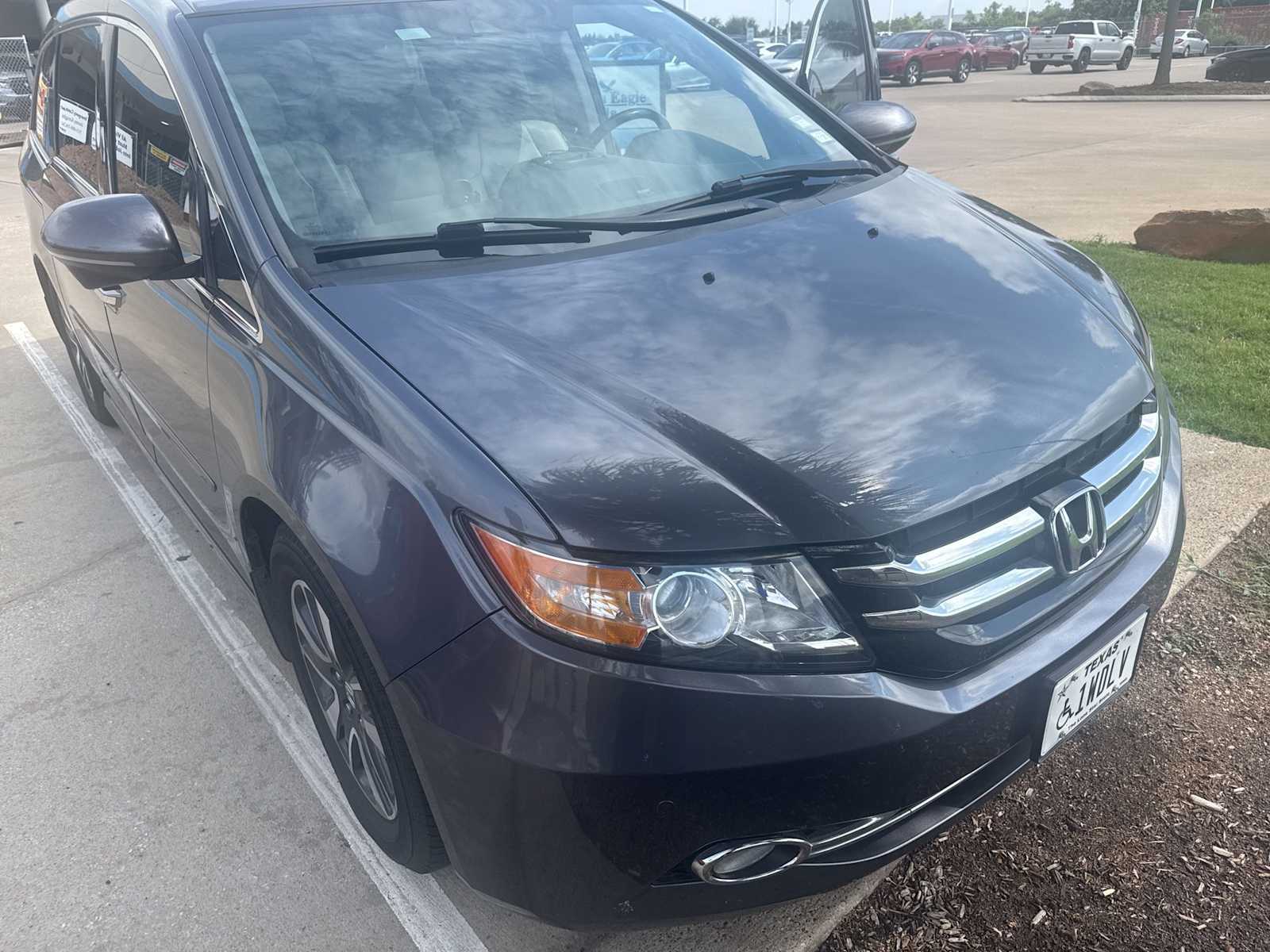 2016 Honda Odyssey Touring's photo