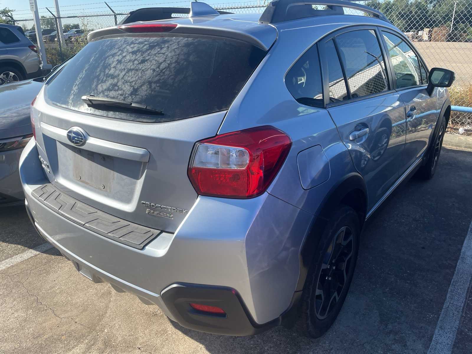 2016 Subaru Crosstrek 2.0i Limited photo 3