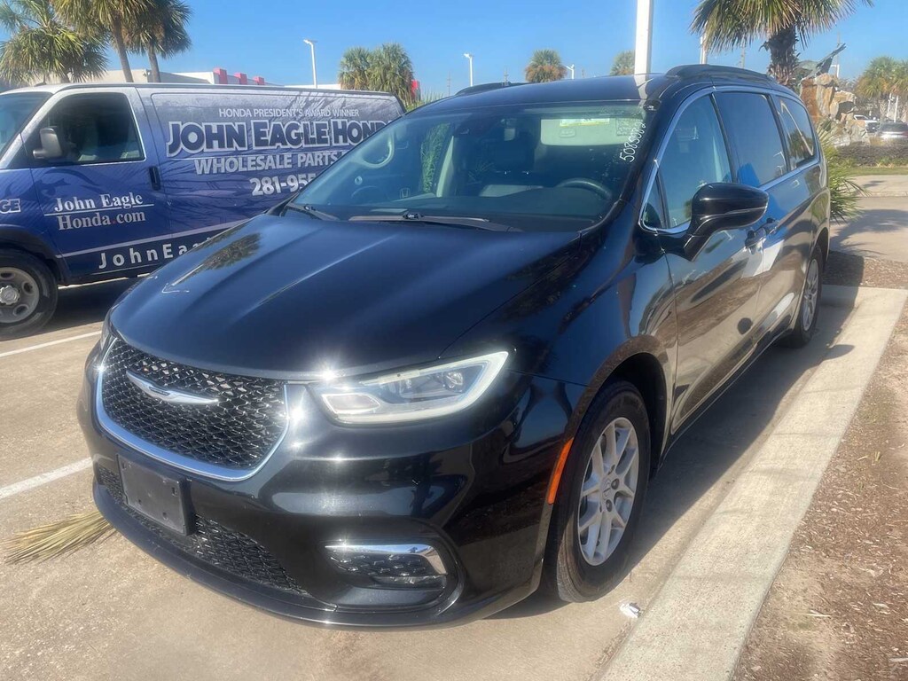 Used 2022 Chrysler Pacifica Touring L Van Passenger Van