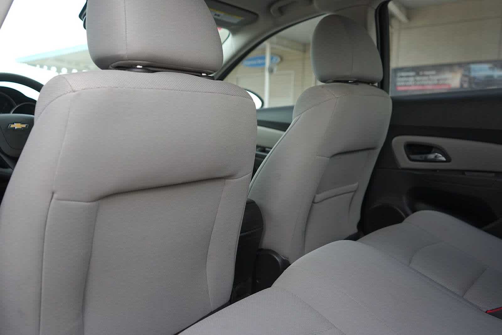 Thumbnail: 2016 Chevrolet Cruze - 12