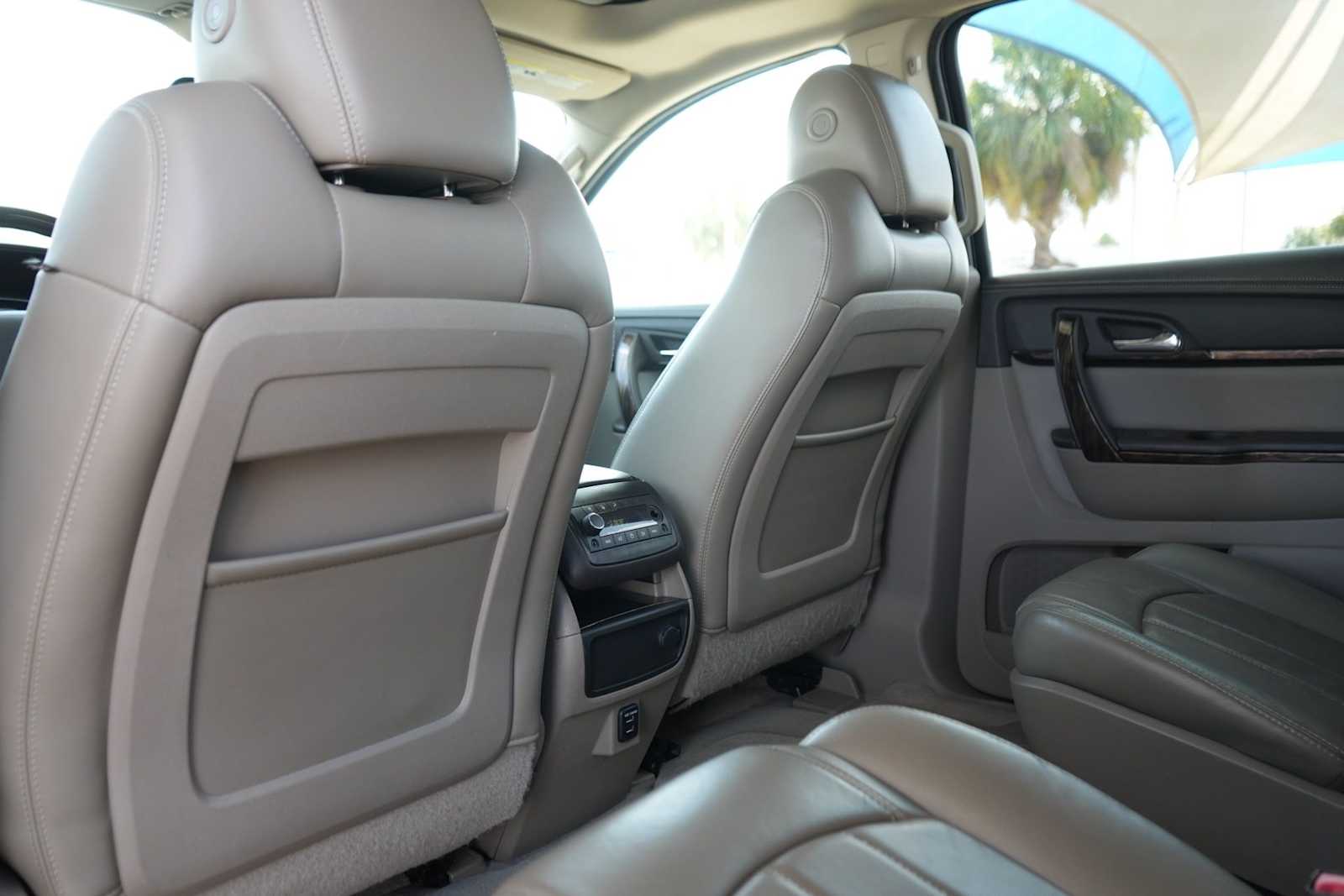 Thumbnail: 2015 GMC Acadia - 12