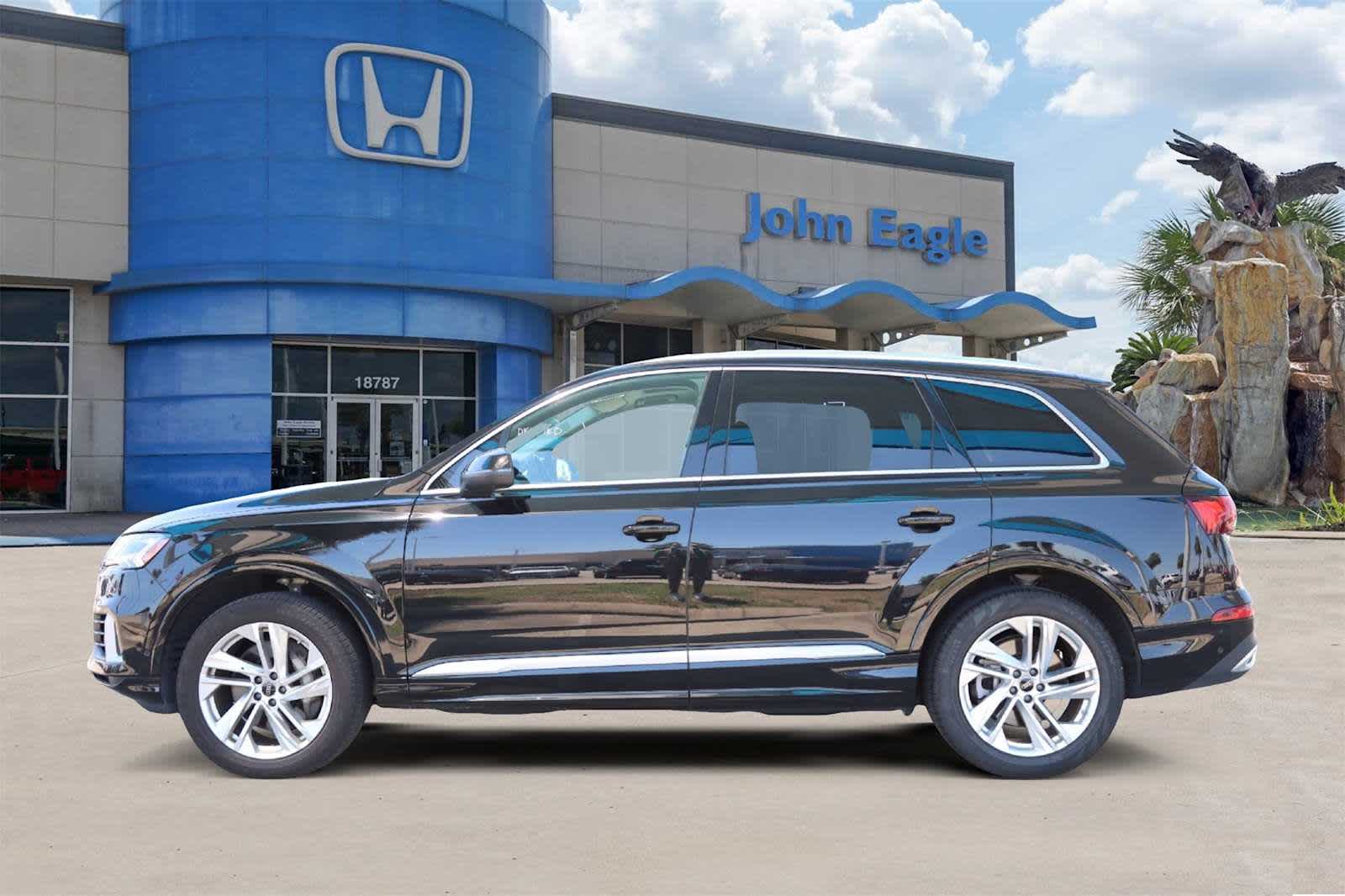 2024 Audi Q7 55 Premium Plus photo 3