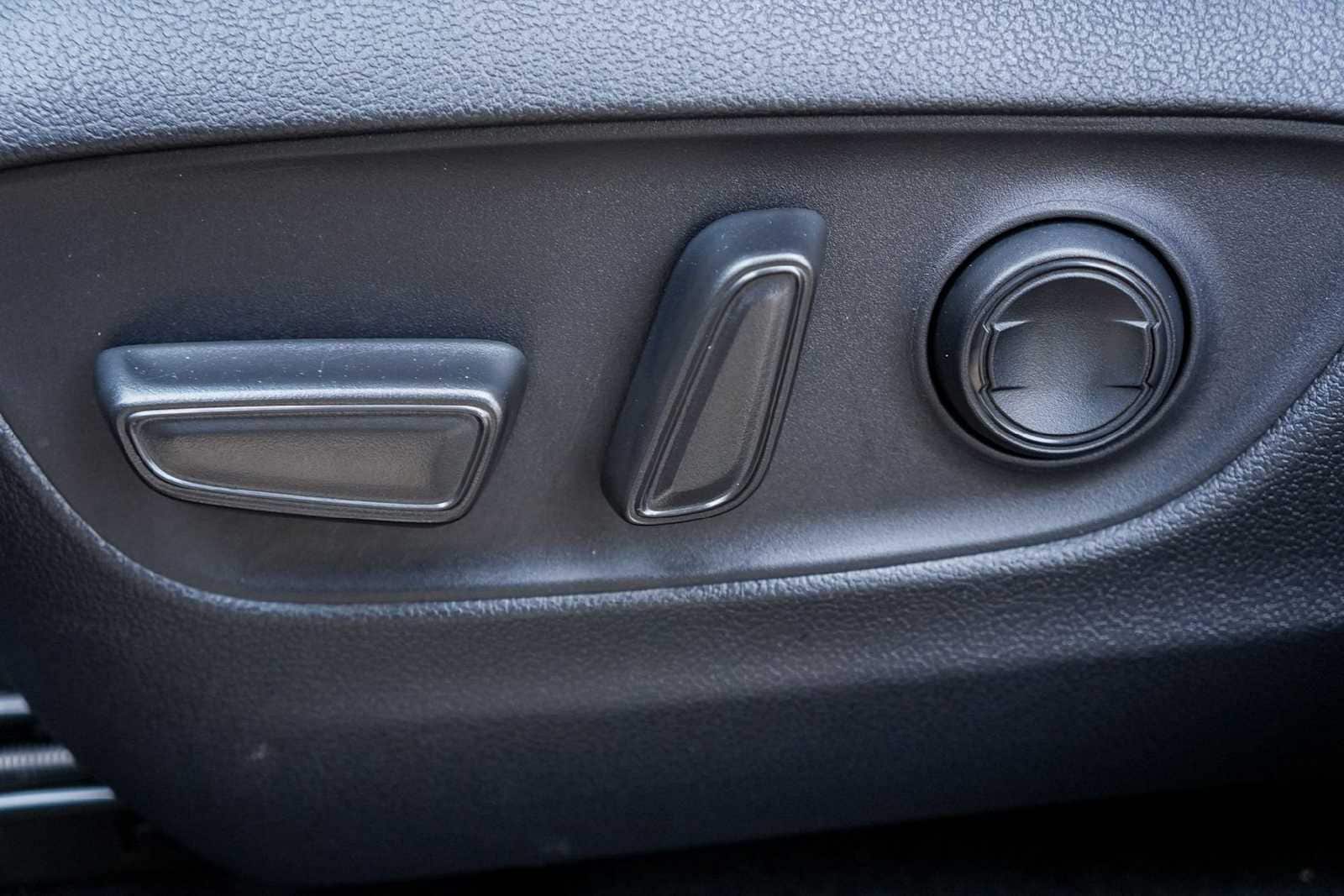 Thumbnail: 2024 Toyota Venza - 21