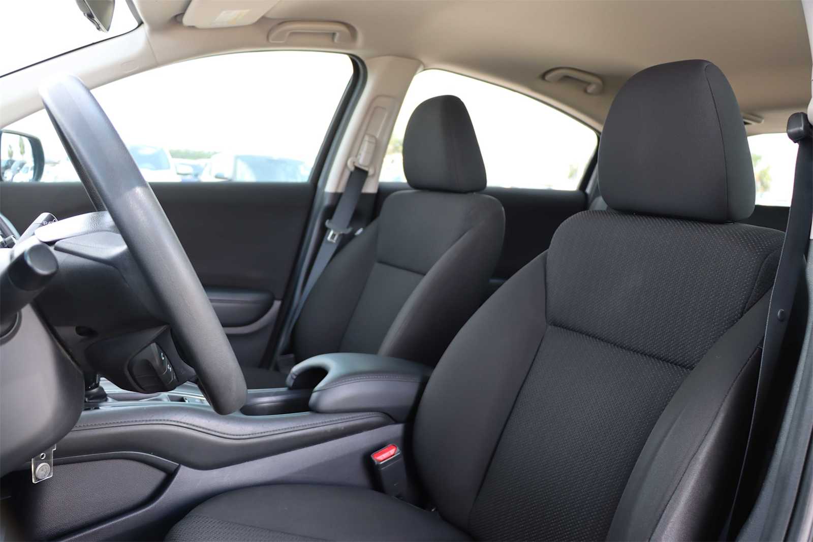 Thumbnail: 2016 Honda HR-V - 10