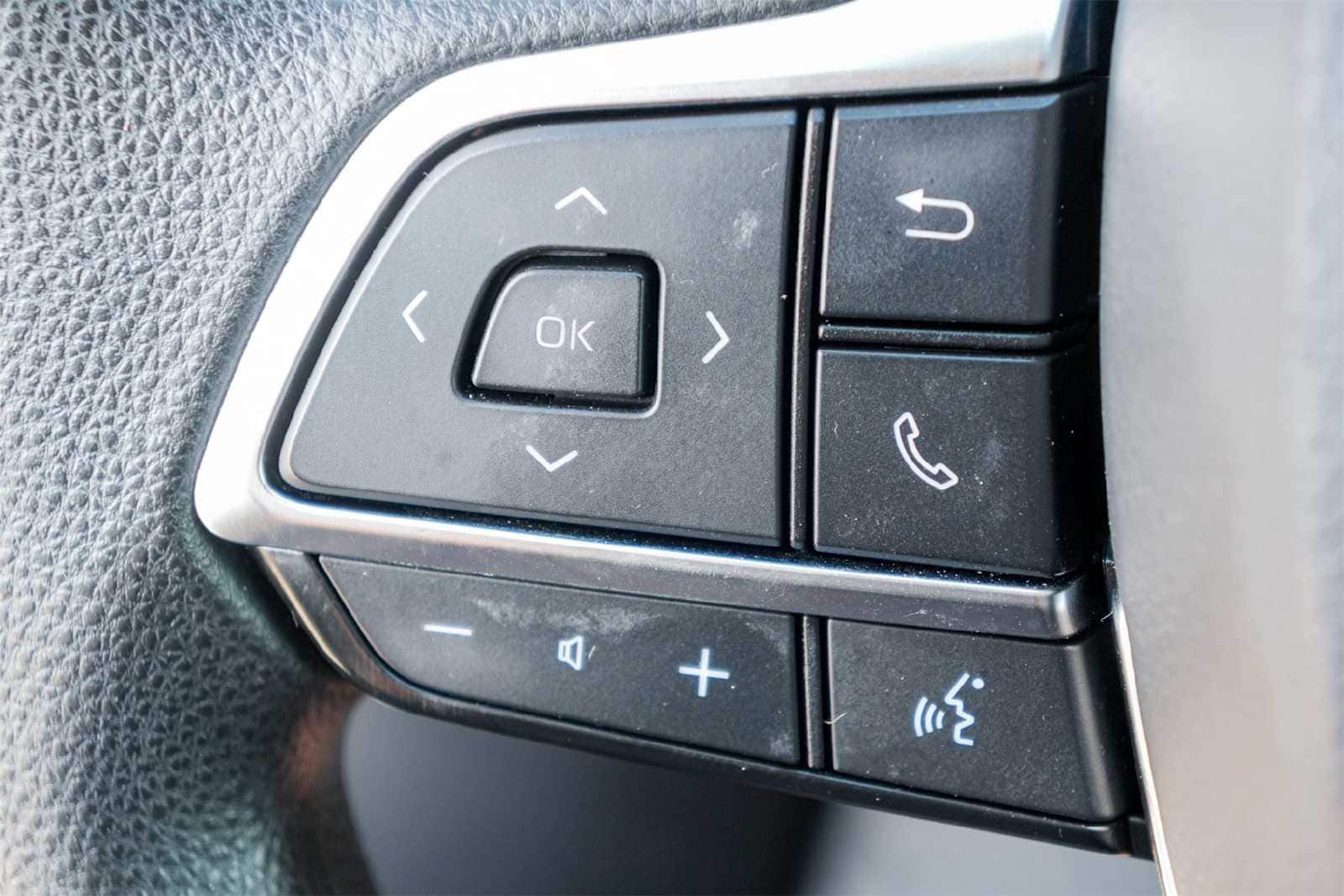 Thumbnail: 2021 Toyota Highlander - 25