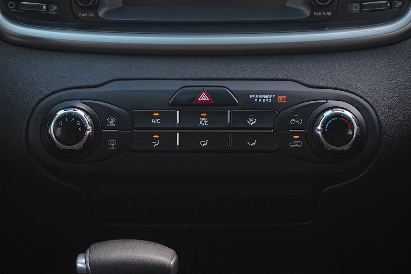 Thumbnail: 2019 Kia Sorento - 19