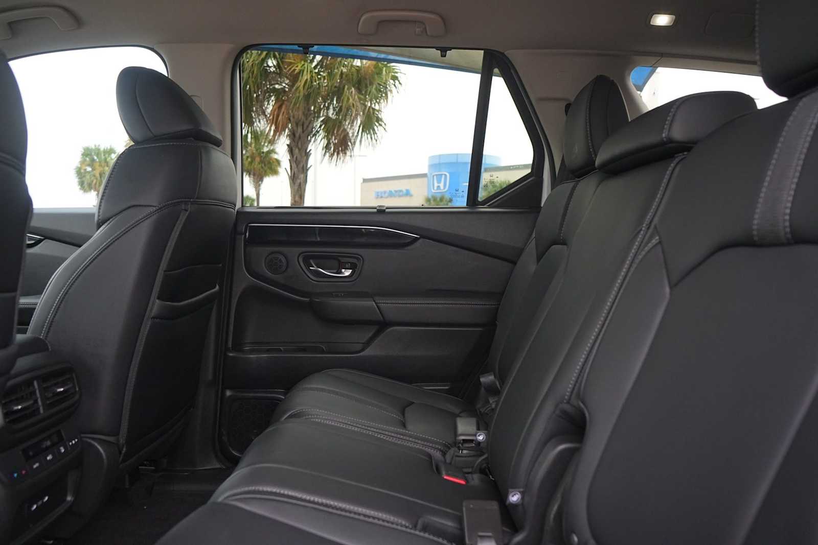 Thumbnail: 2025 Honda Pilot - 14