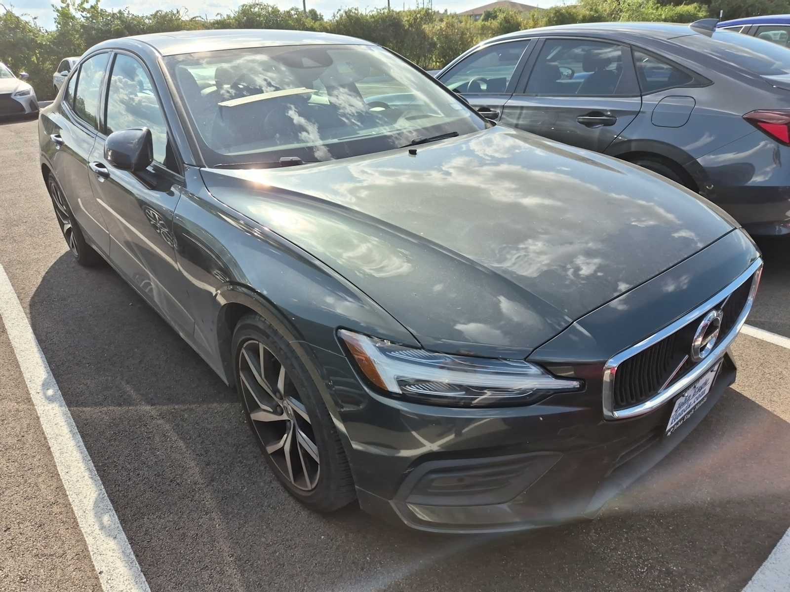 2019 Volvo S60 T6 Momentum photo 4