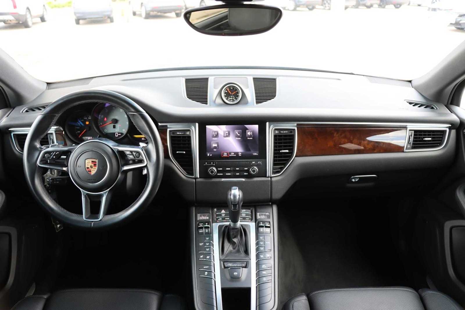 Thumbnail: 2017 Porsche Macan - 10