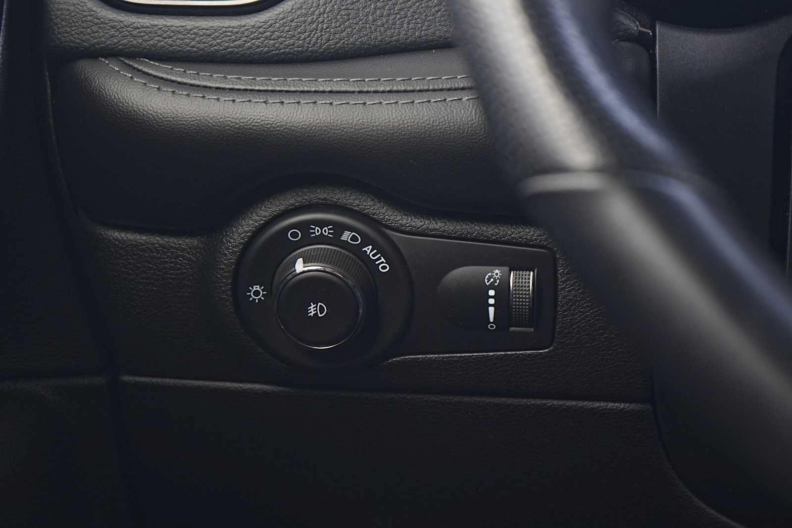 Thumbnail: 2021 Dodge Durango - 24