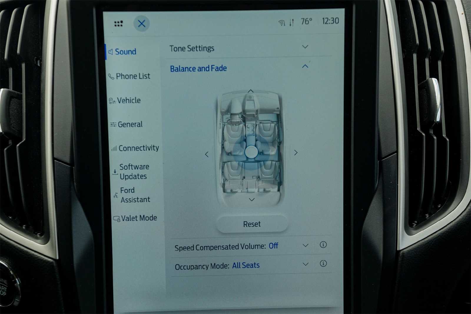 Thumbnail: 2022 Ford Edge - 16