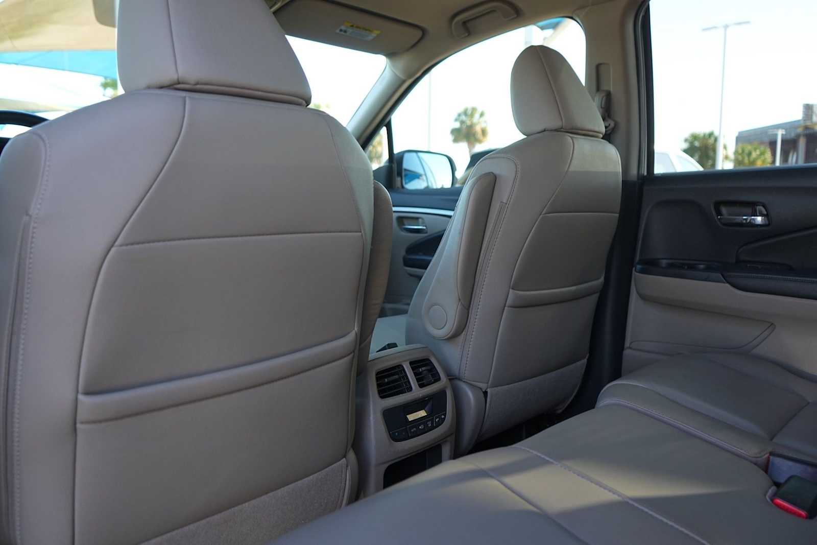 Thumbnail: 2016 Honda Pilot - 13