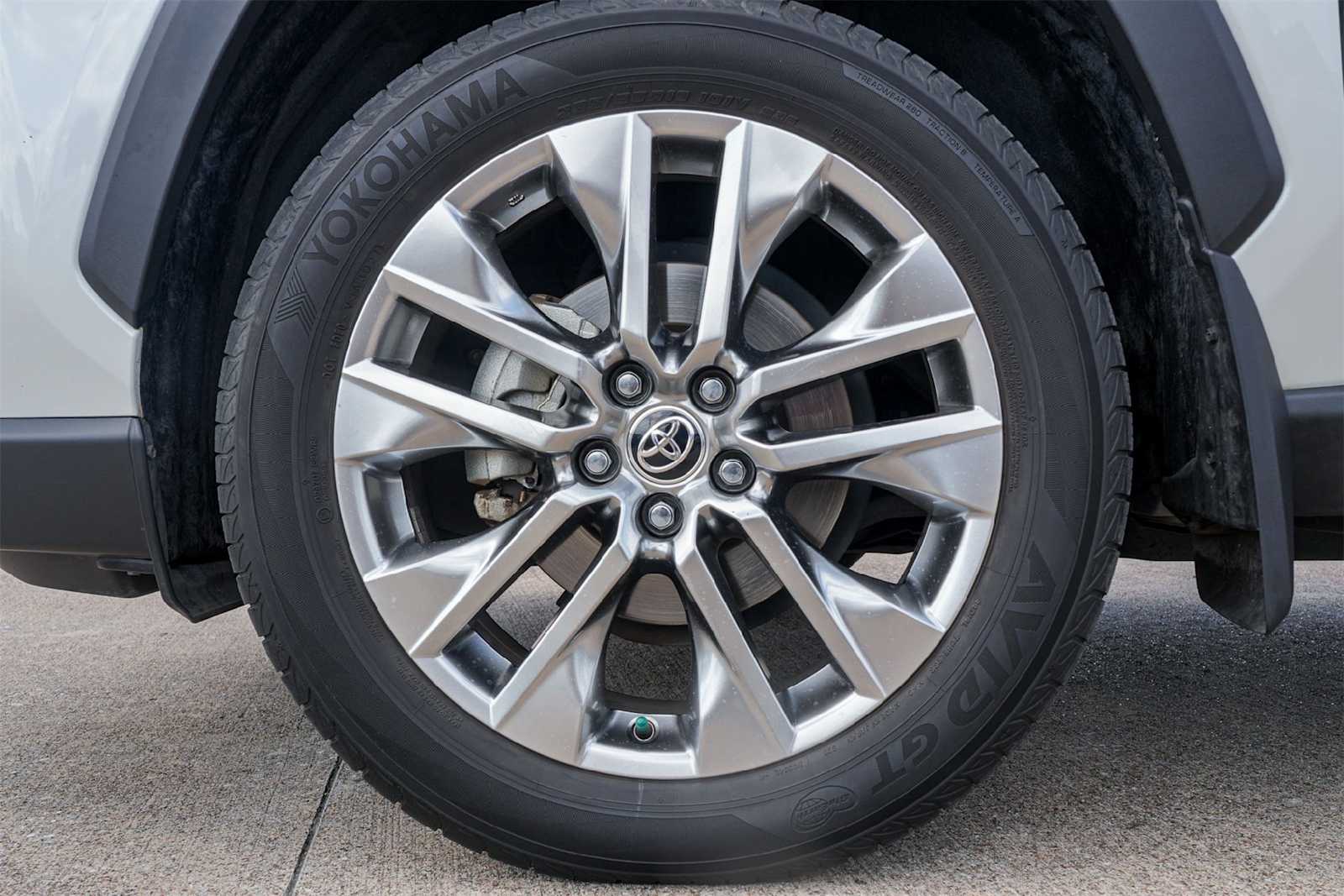 Thumbnail: 2021 Toyota RAV4 - 8