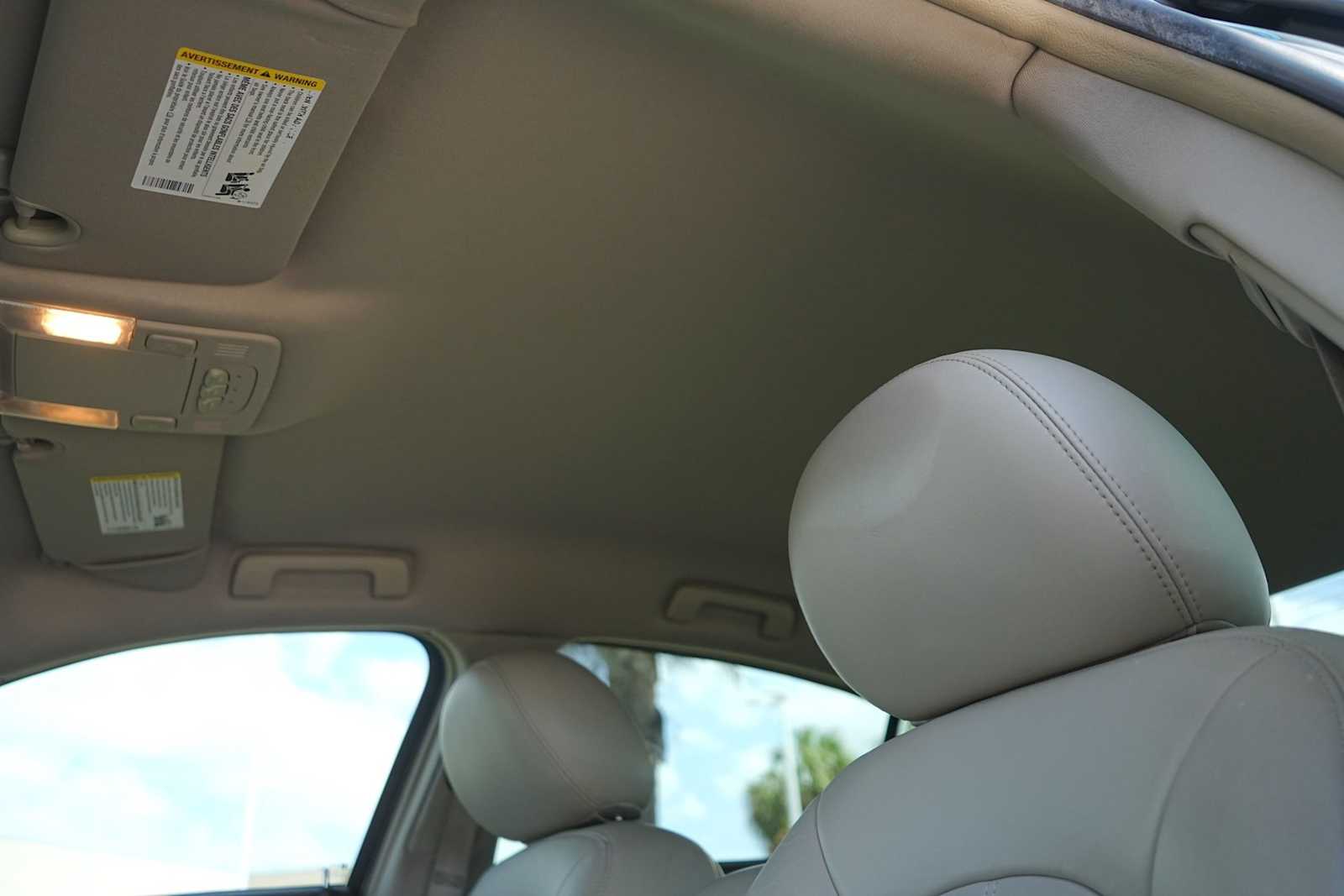 Thumbnail: 2010 Buick Lucerne - 26