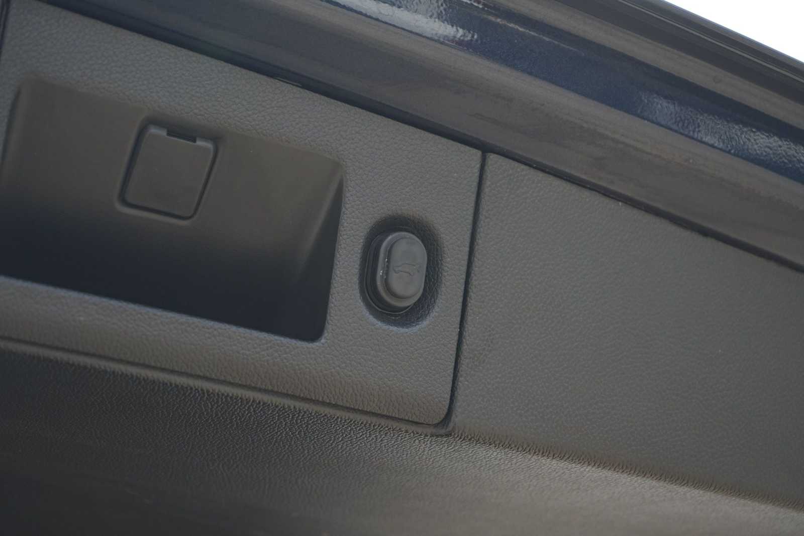 Thumbnail: 2018 GMC Yukon - 26