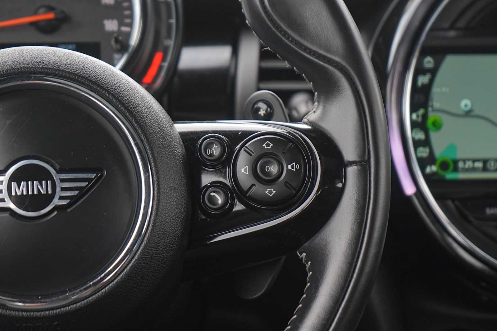 Thumbnail: 2019 MINI Cooper Hardtop - 18