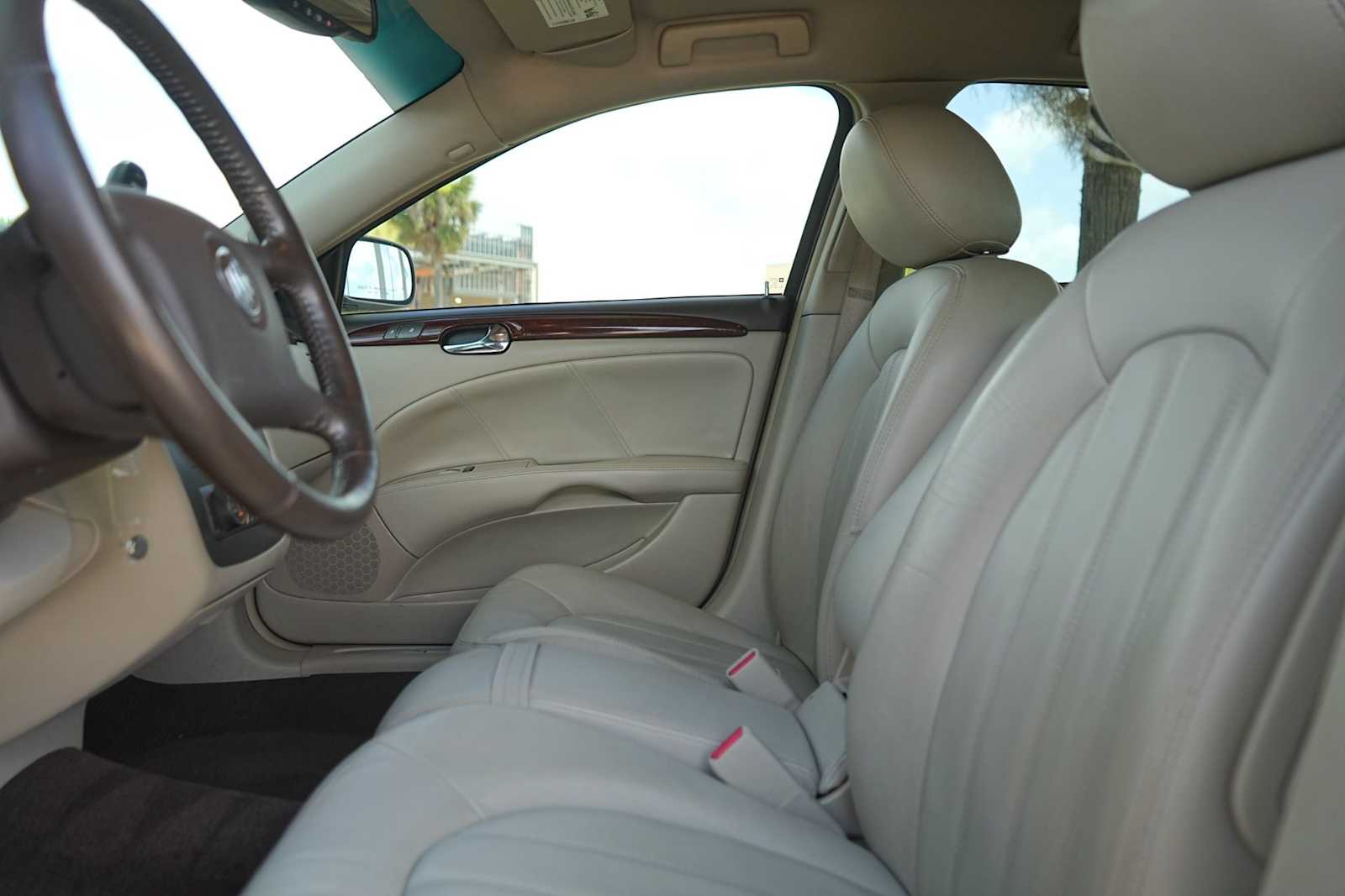 Thumbnail: 2010 Buick Lucerne - 11