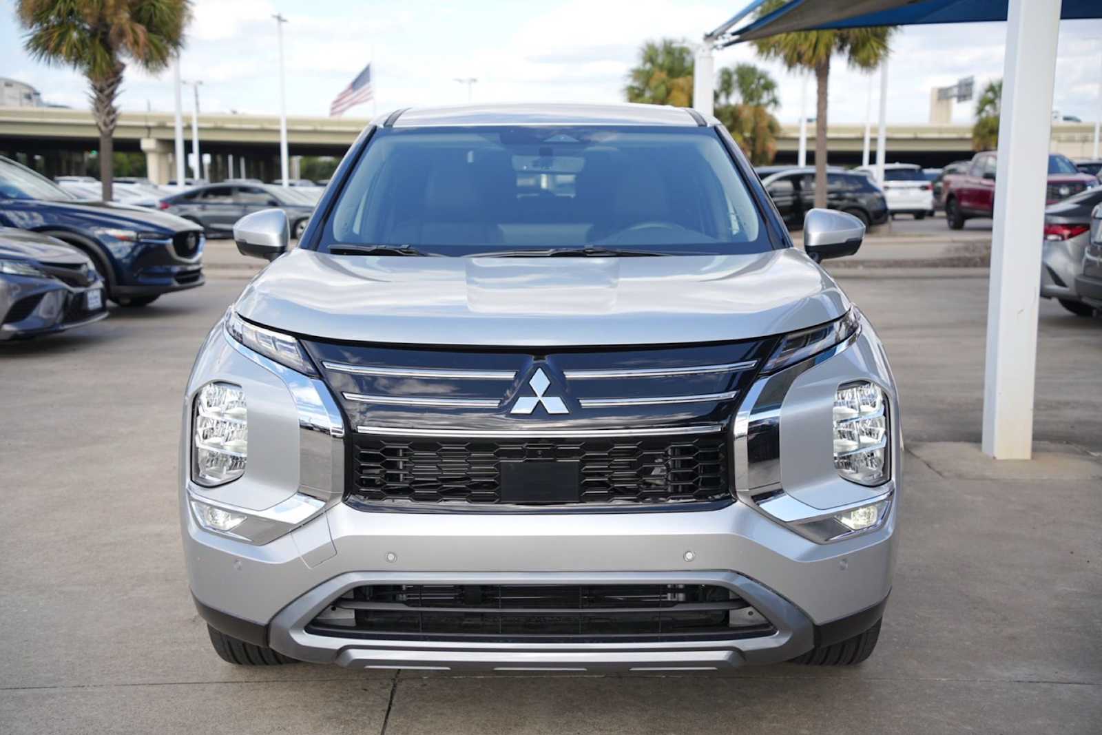 Thumbnail: 2025 Mitsubishi Outlander - 6