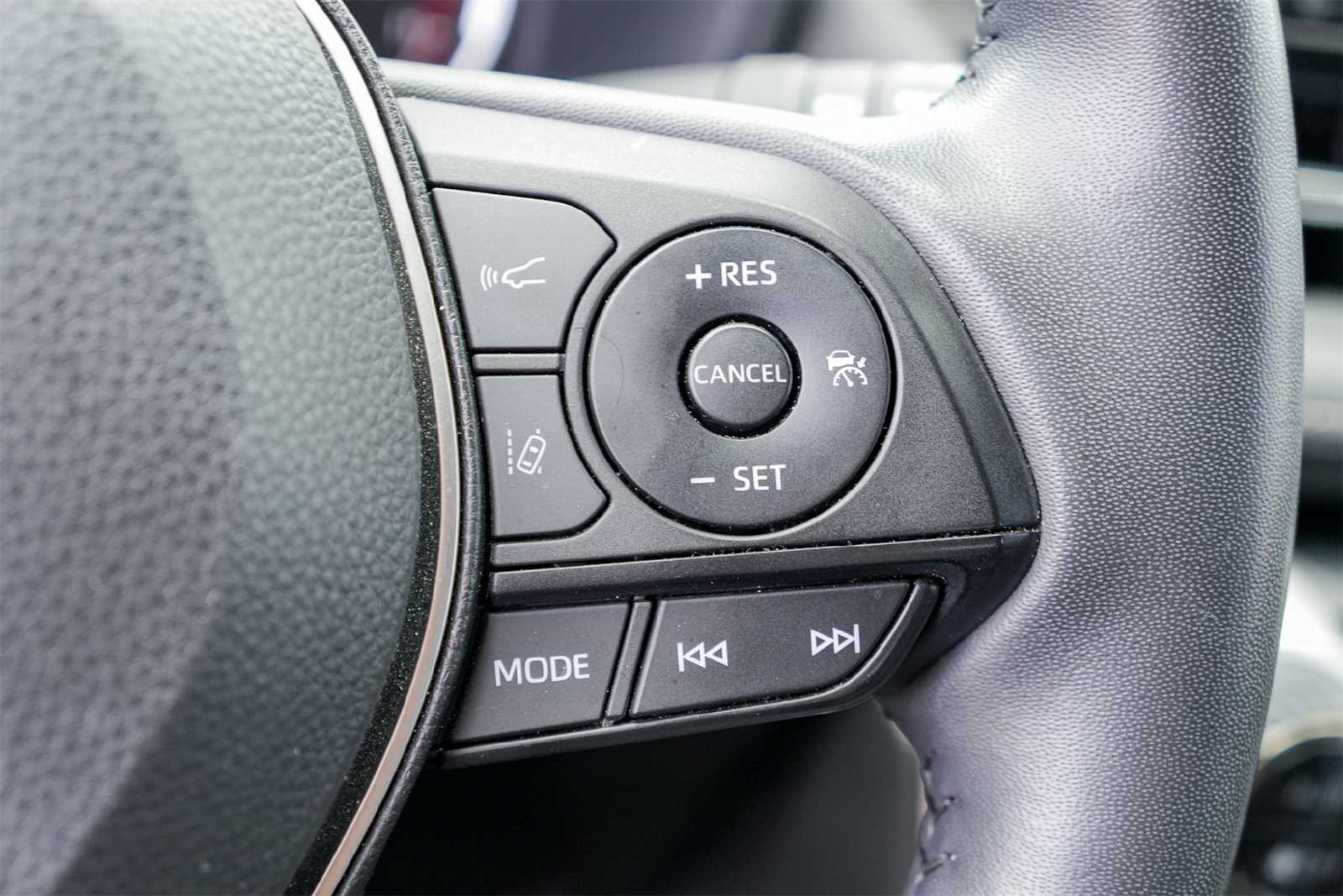 Thumbnail: 2021 Toyota RAV4 - 26