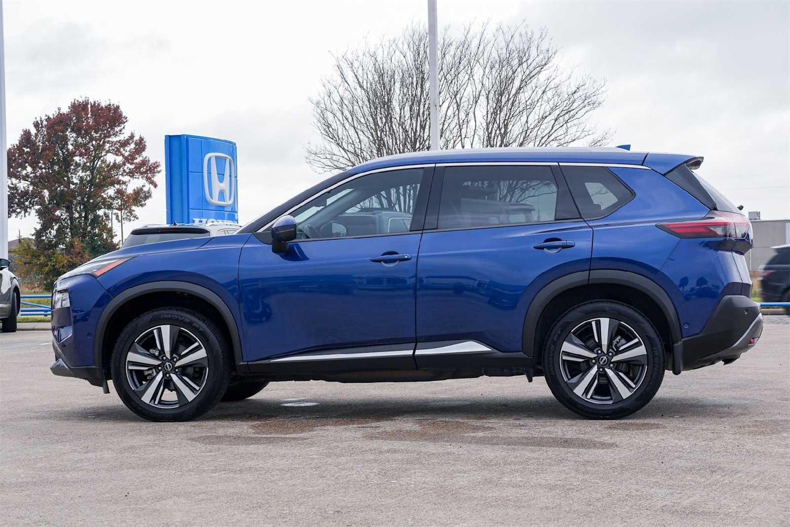 Thumbnail: 2023 Nissan Rogue - 3