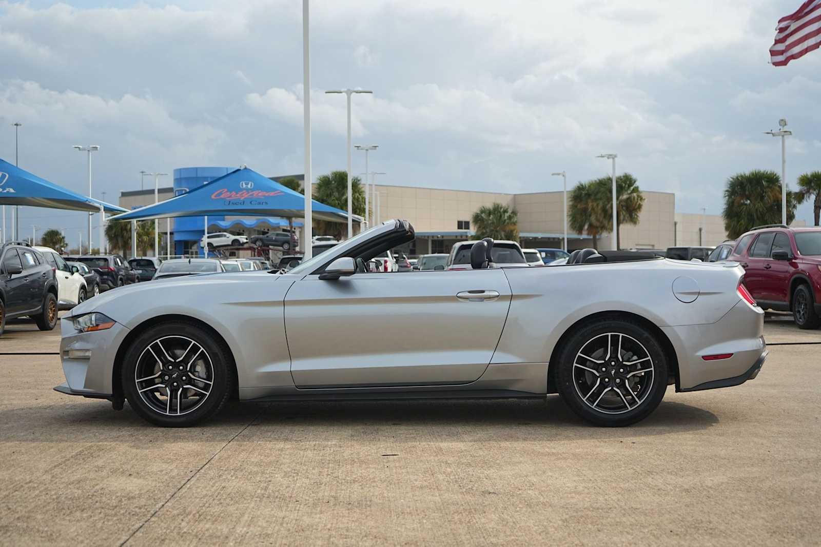 Thumbnail: 2022 Ford Mustang - 3