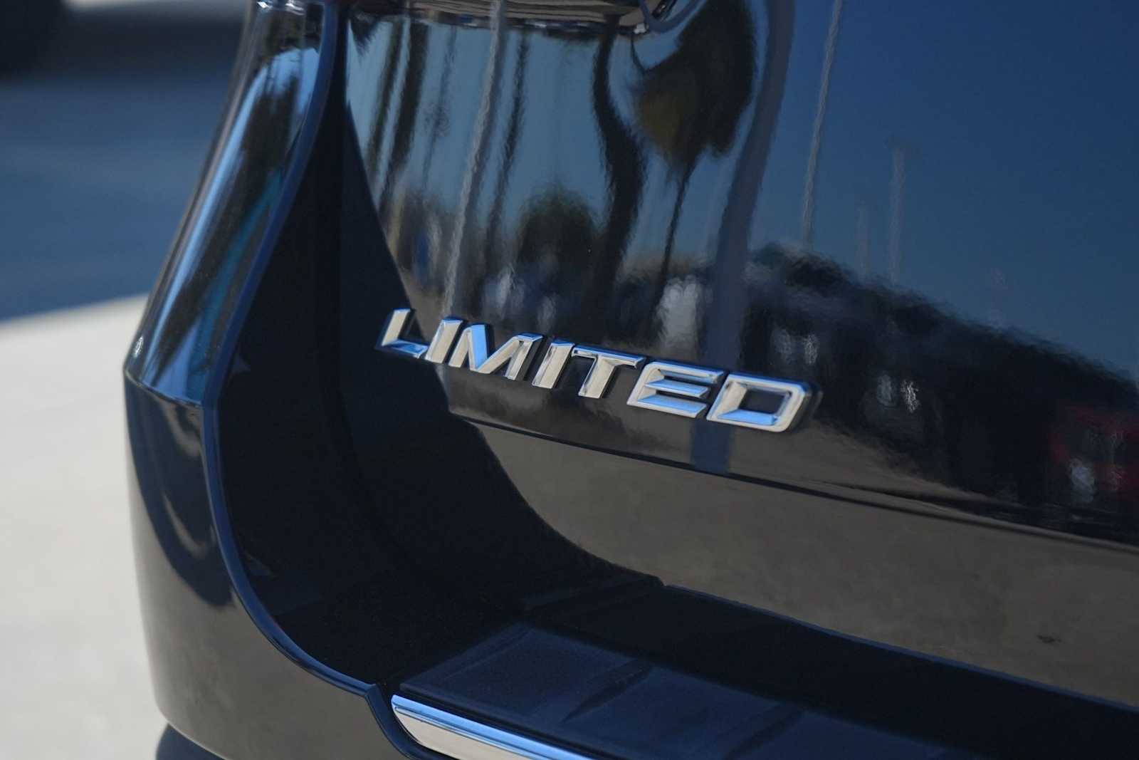 Thumbnail: 2024 Ford Explorer - 8