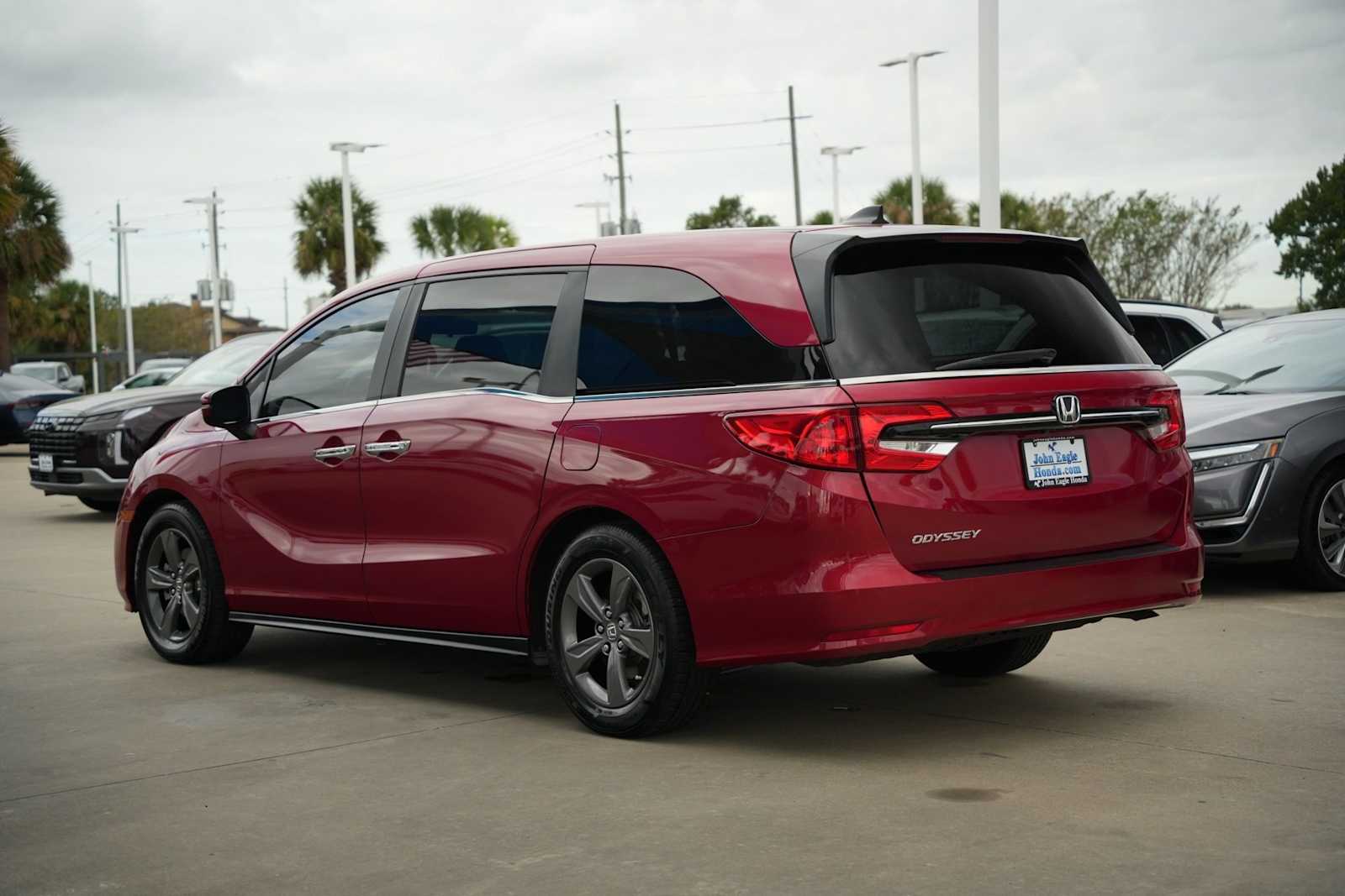 2023 Honda Odyssey EX photo 2