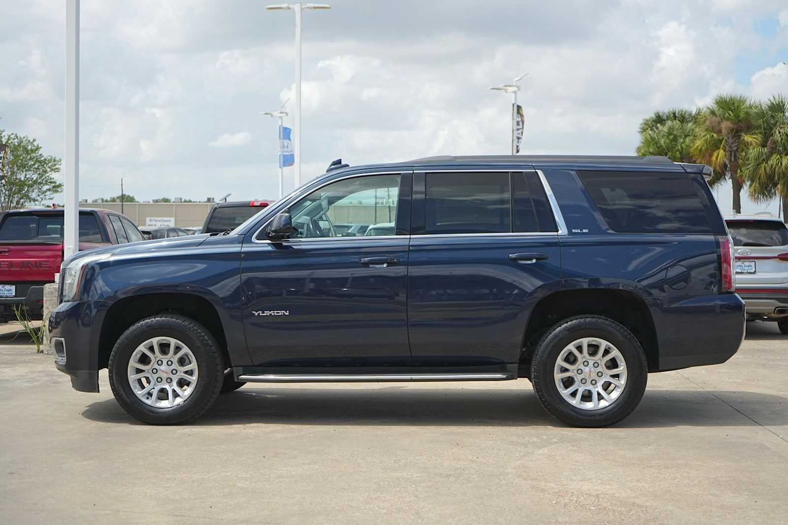 Thumbnail: 2018 GMC Yukon - 3